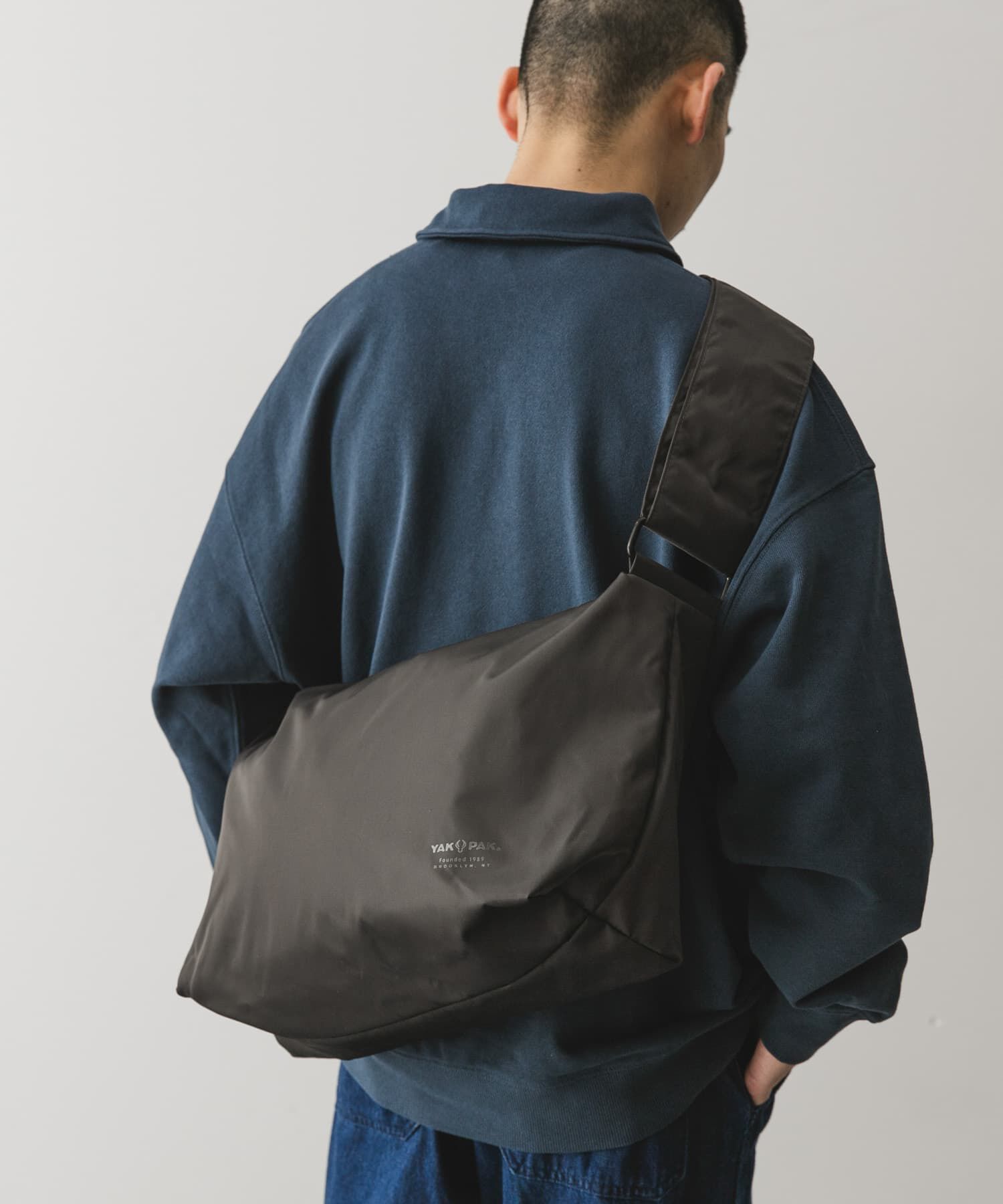 URBAN RESEARCH DOORS「『撥水』『別注』YAKPAK&times;DOORS　SHOULDER BAG M」|ショルダー・メッセンジャー|