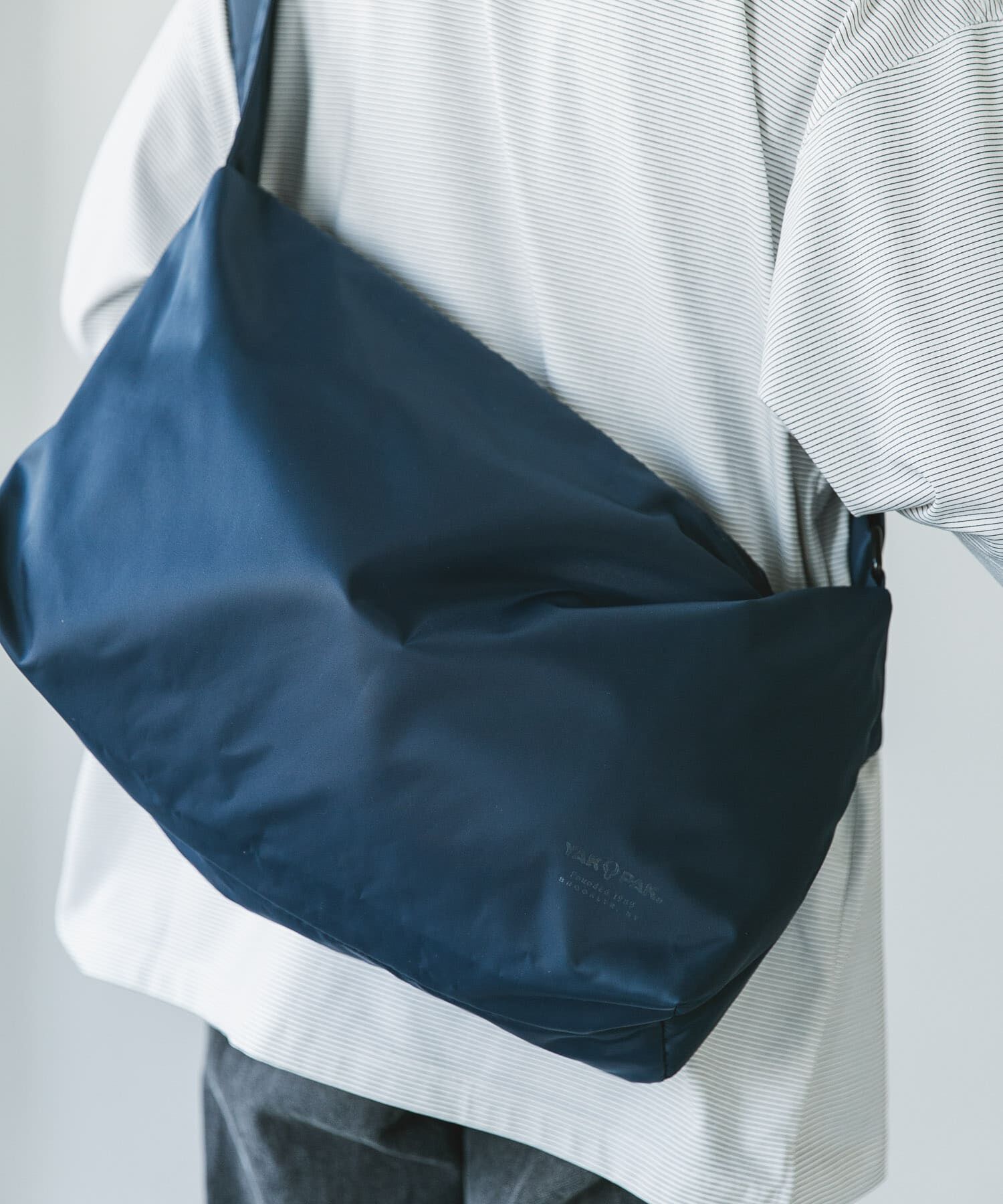 URBAN RESEARCH DOORS「『撥水』『別注』YAKPAK&times;DOORS　SHOULDER BAG M」|ショルダー・メッセンジャー|