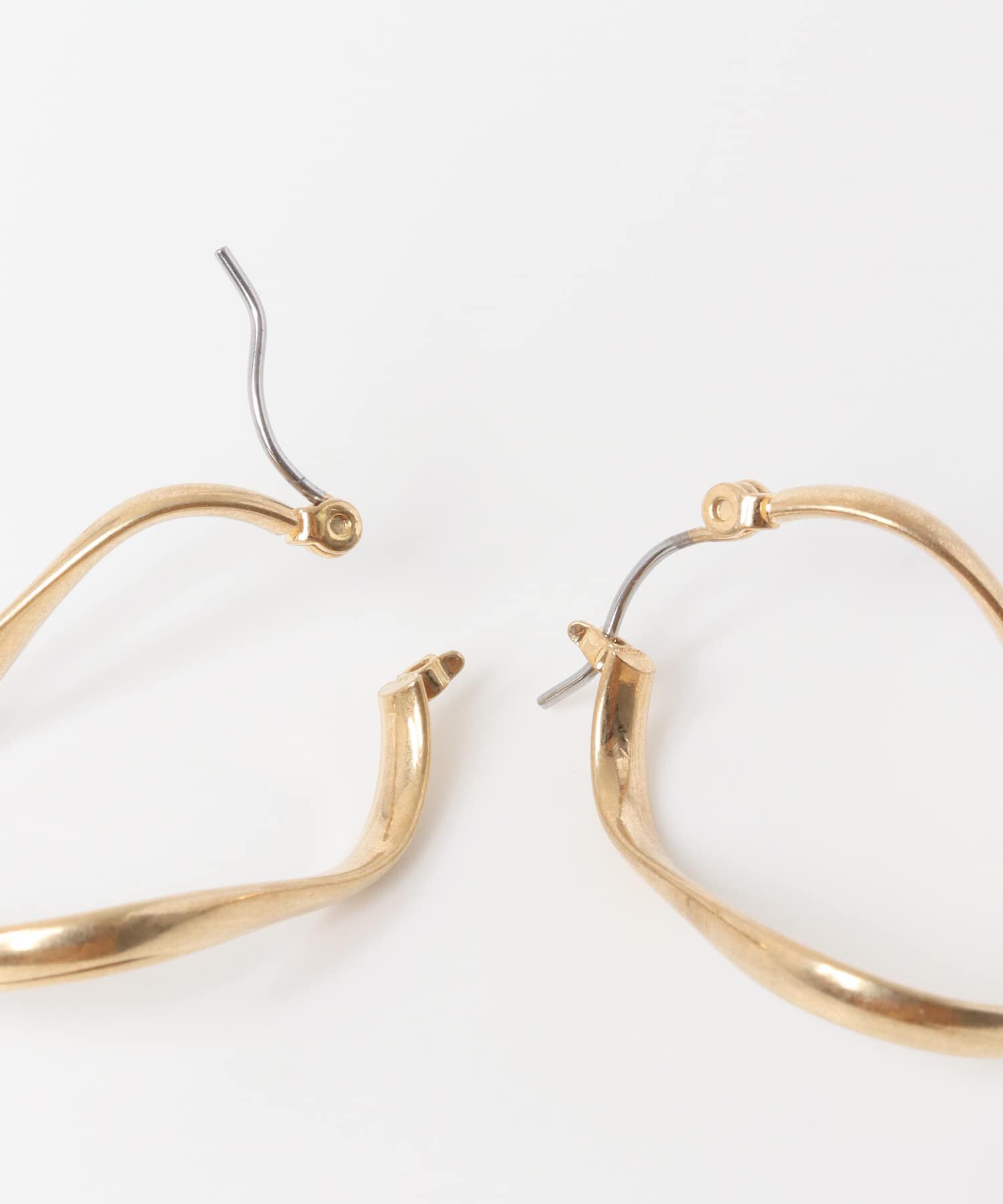 SMELLY「ネジリフープピアス」|ピアス|