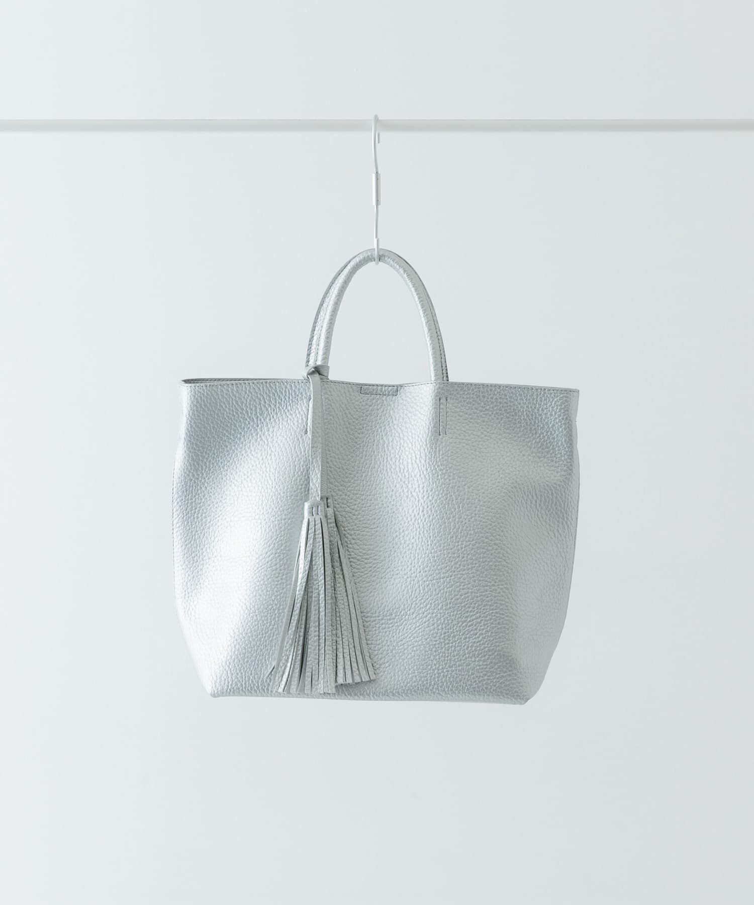 RODE SKO「『Mサイズ』タッセル軽量2WAYシンプルトートバッグ」|トートバッグ|シルバー