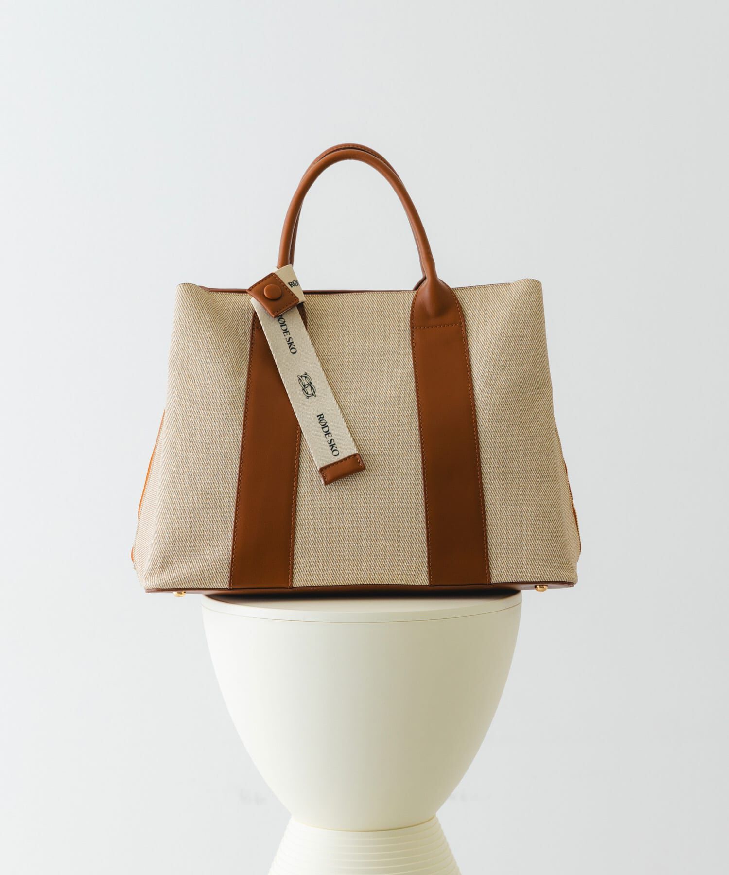 RODE SKO「『Lサイズ』ロゴリボン付A4トートバッグ」|トートバッグ|オフホワイト