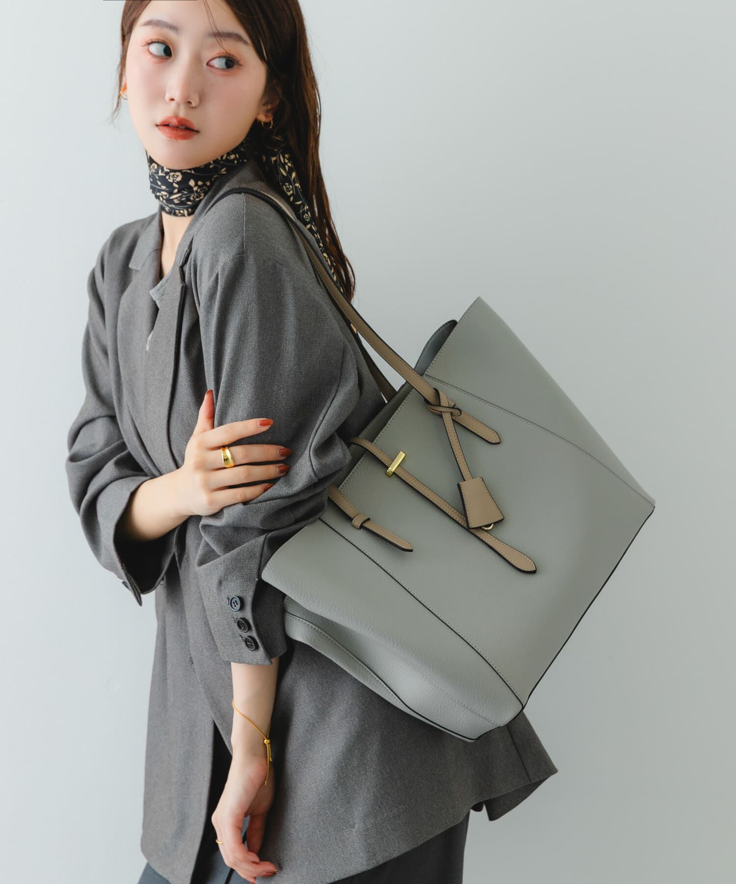 RODE SKO「チャーム付A4トートバッグ」|トートバッグ|グレー