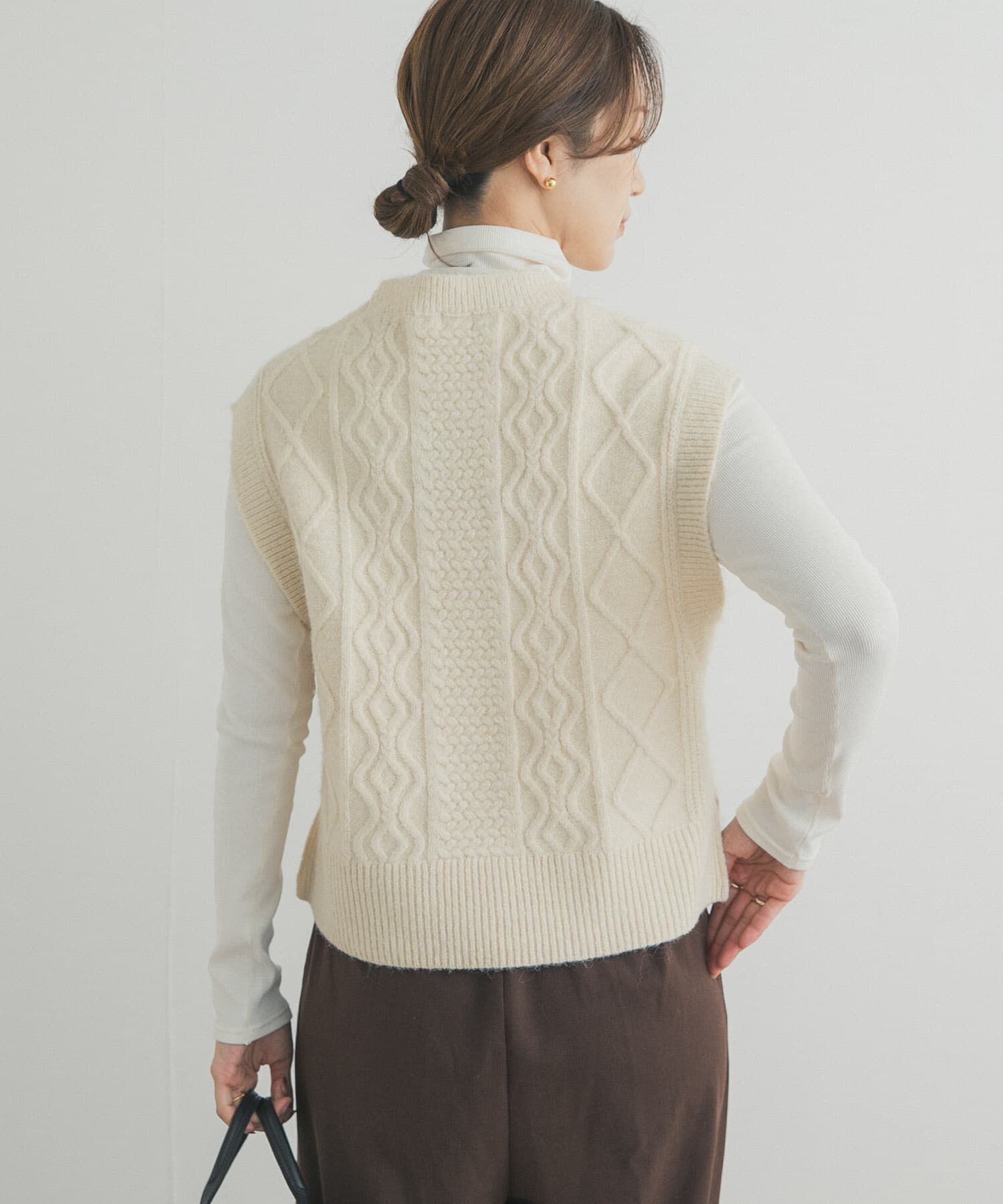 URBAN RESEARCH DOORS「ケーブル柄ニットベスト」|ベスト・ジレ|