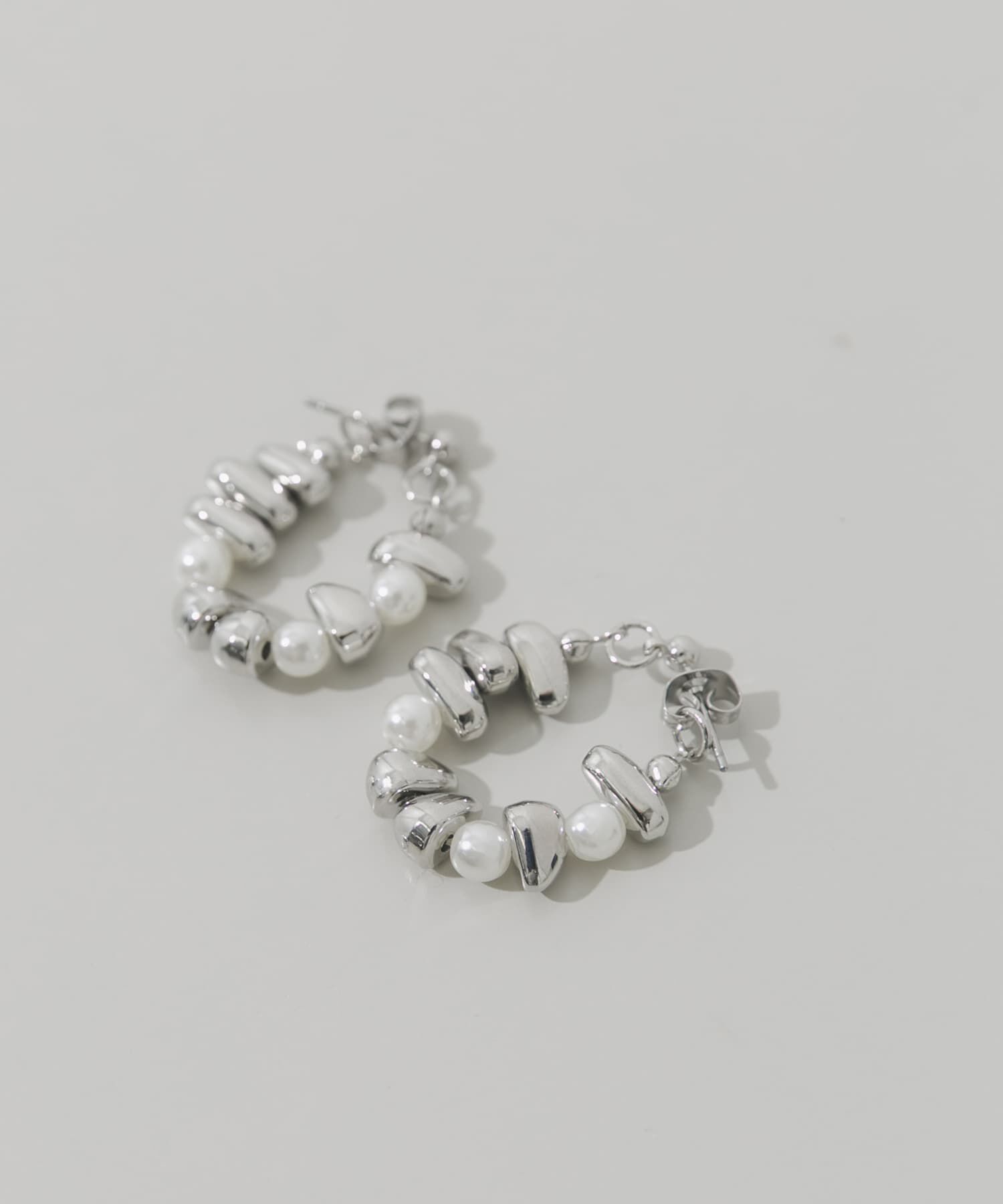 SMELLY「ストーンモチーフパールフープピアス」|ピアス|