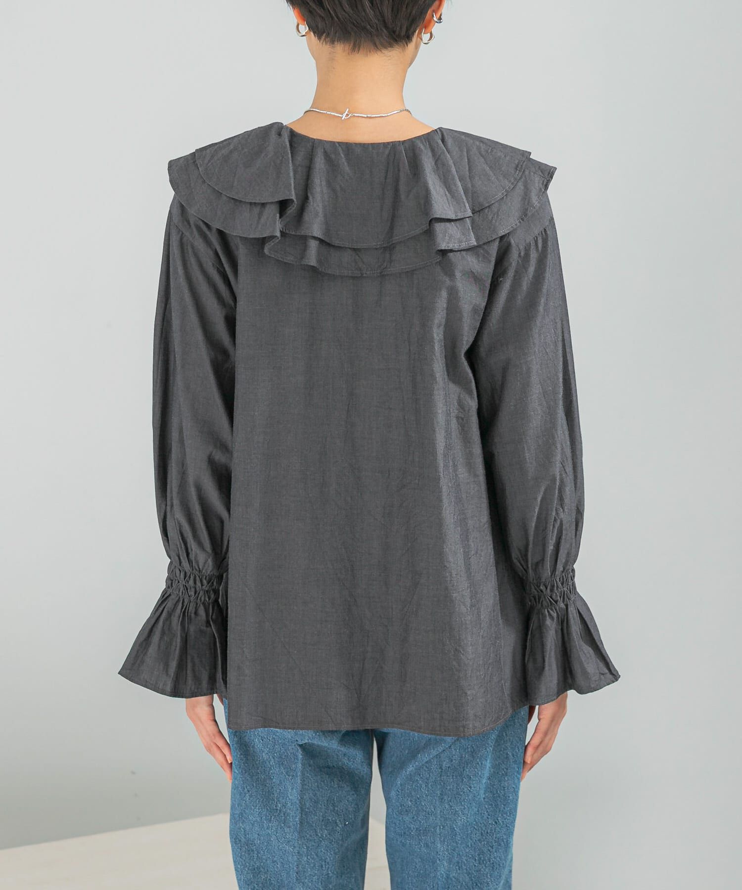 URBAN RESEARCH ROSSO「Vネックラッフルシアーデニムブラウス」|シャツ・ブラウス|