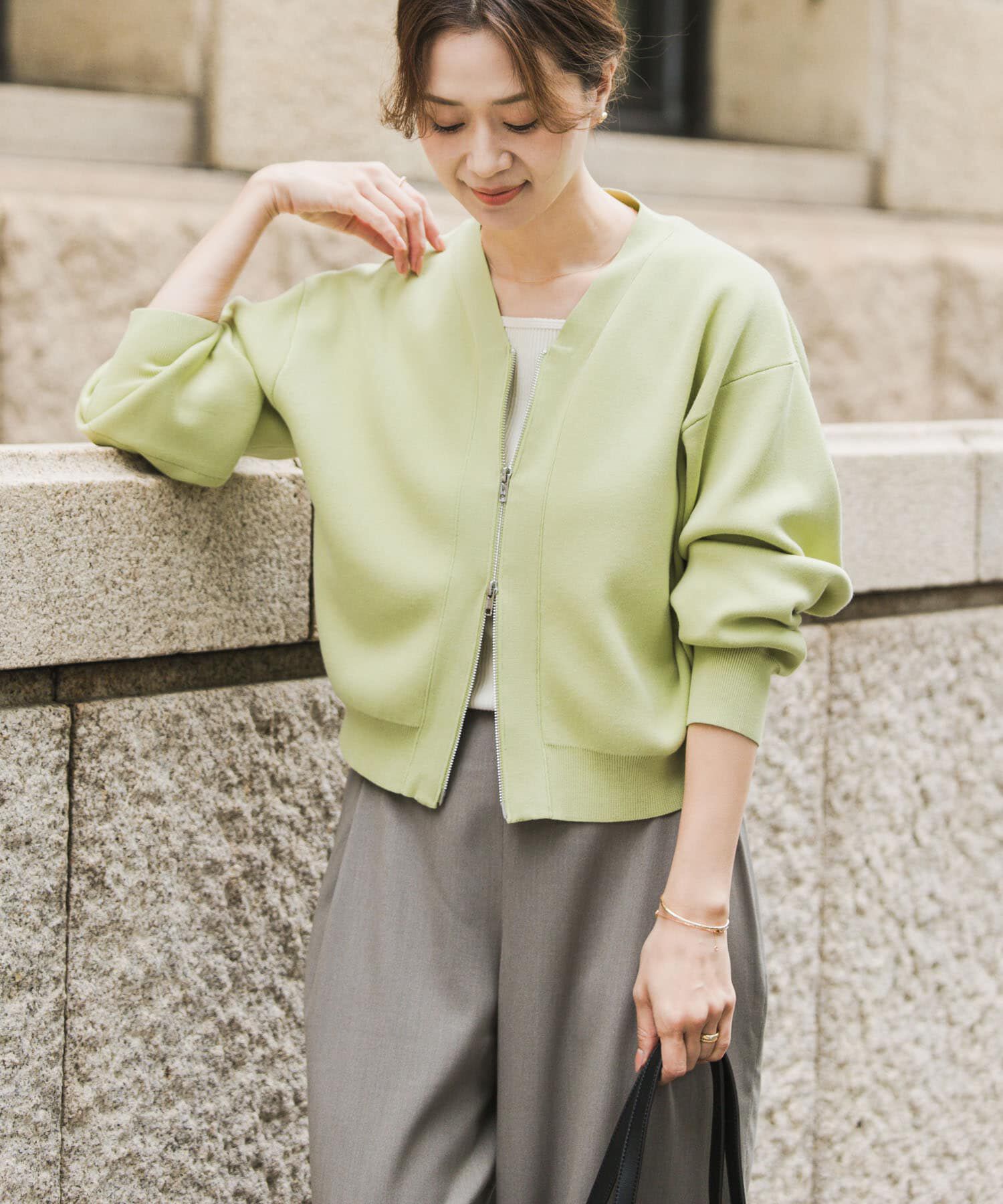 URBAN RESEARCH DOORS「『仁村紗和さん着用』『UR TECH Renew Knit』VネックZIPカーディガン」|カーディガン|