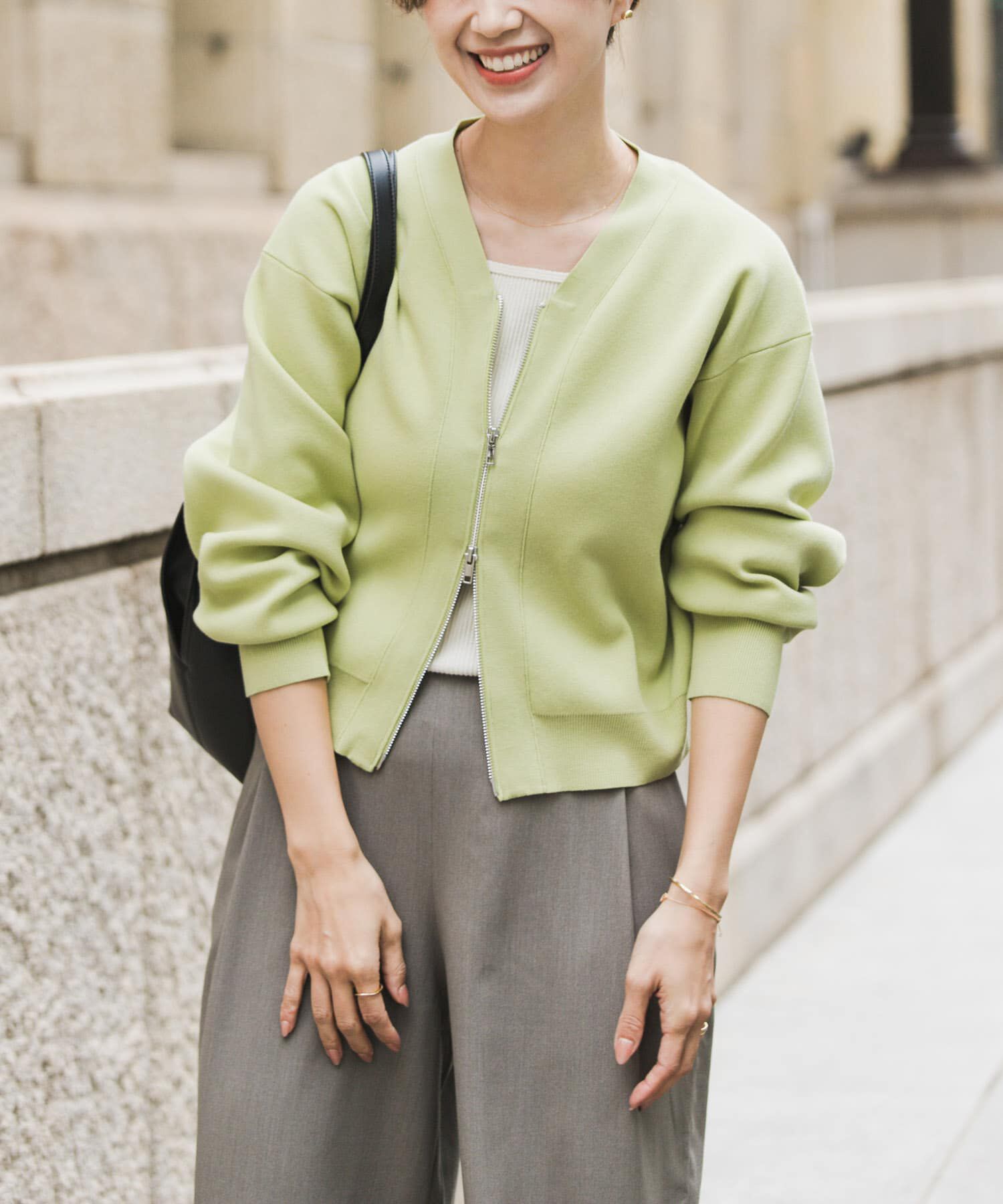 URBAN RESEARCH DOORS「『仁村紗和さん着用』『UR TECH Renew Knit』VネックZIPカーディガン」|カーディガン|