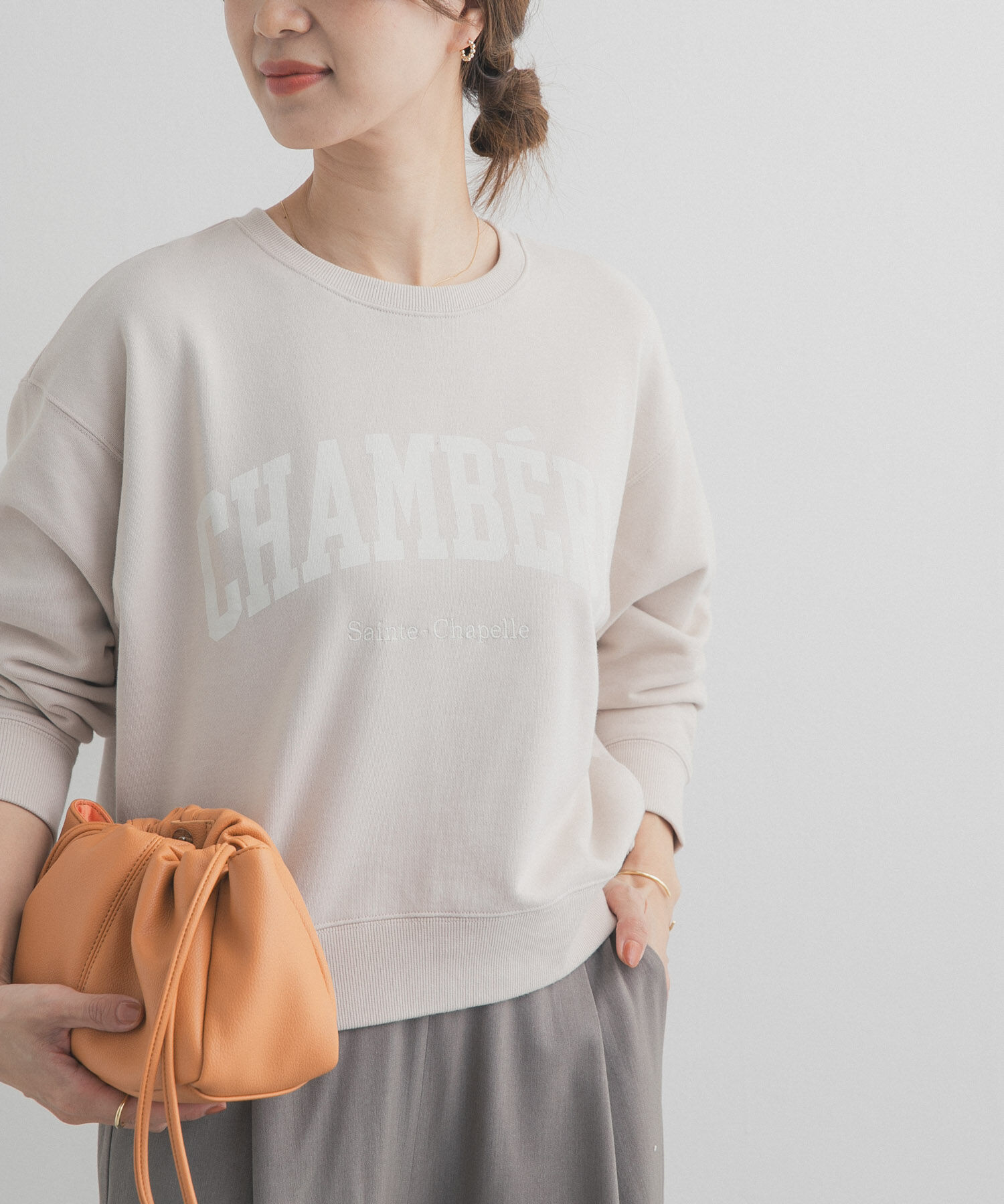 URBAN RESEARCH DOORS「カレッジロゴ刺繍スウェット」|スウェット・ジャージ|ベージュ系その他