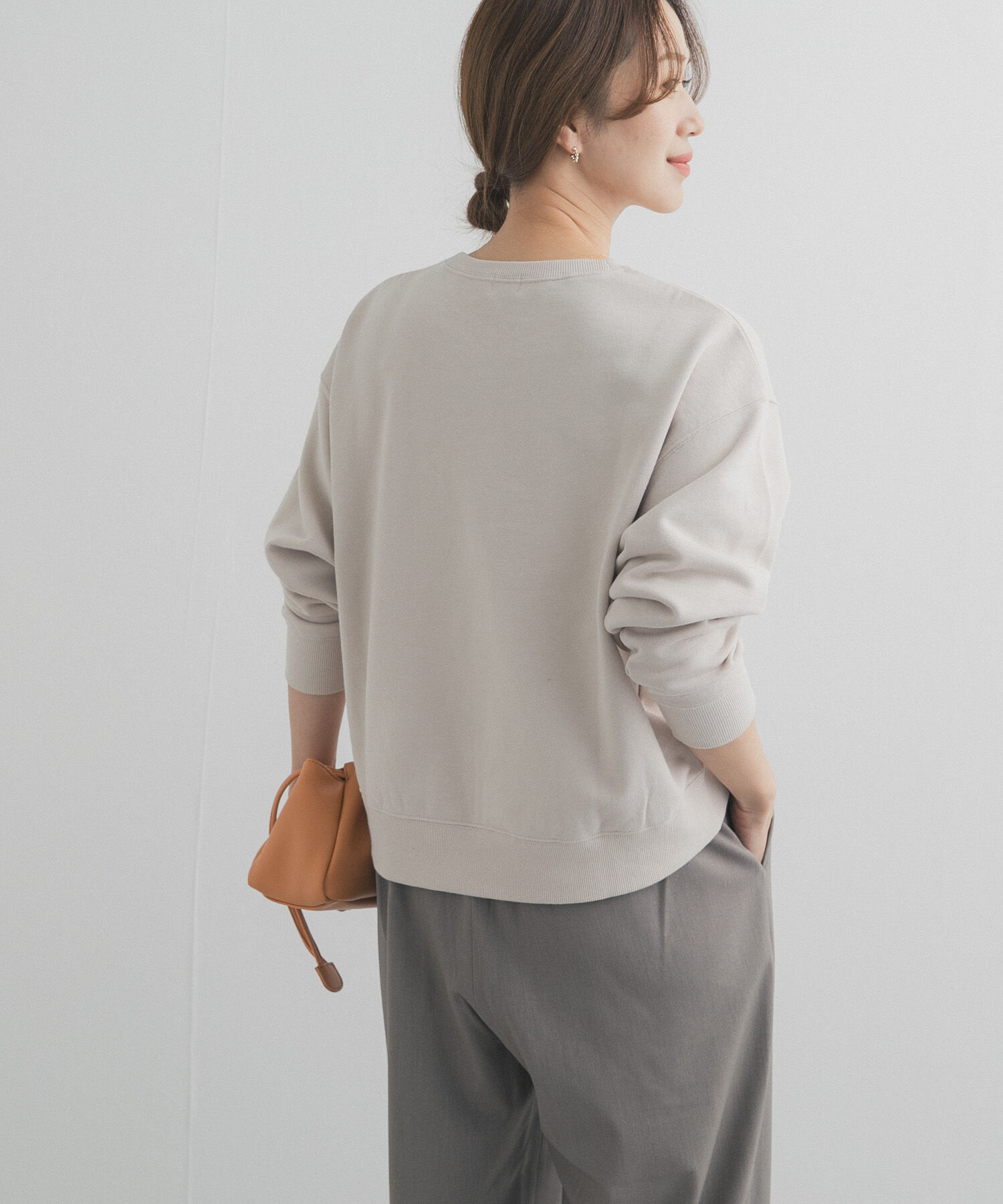 URBAN RESEARCH DOORS「カレッジロゴ刺繍スウェット」|スウェット・ジャージ|