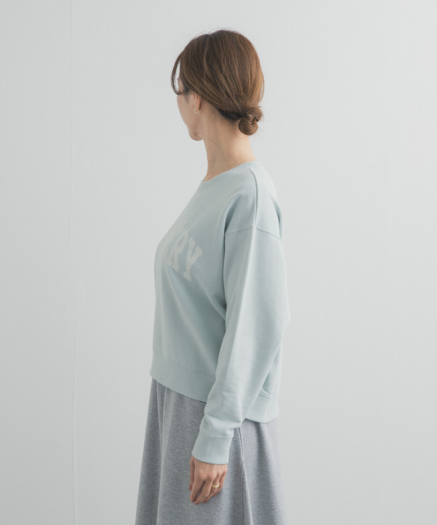 URBAN RESEARCH DOORS「カレッジロゴ刺繍スウェット」|スウェット・ジャージ|