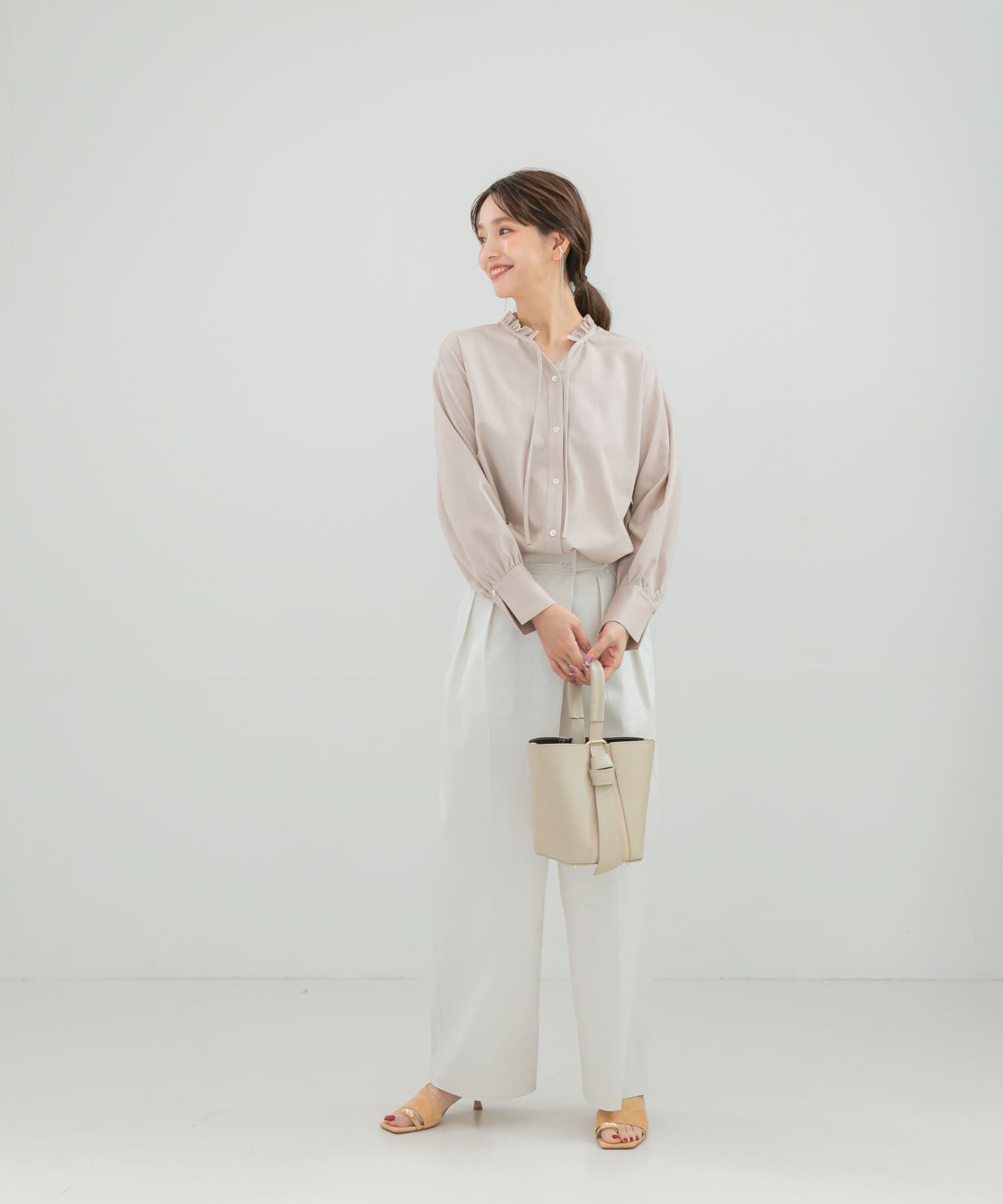 URBAN RESEARCH ROSSO「フリルネックデニムブラウス」|シャツ・ブラウス|