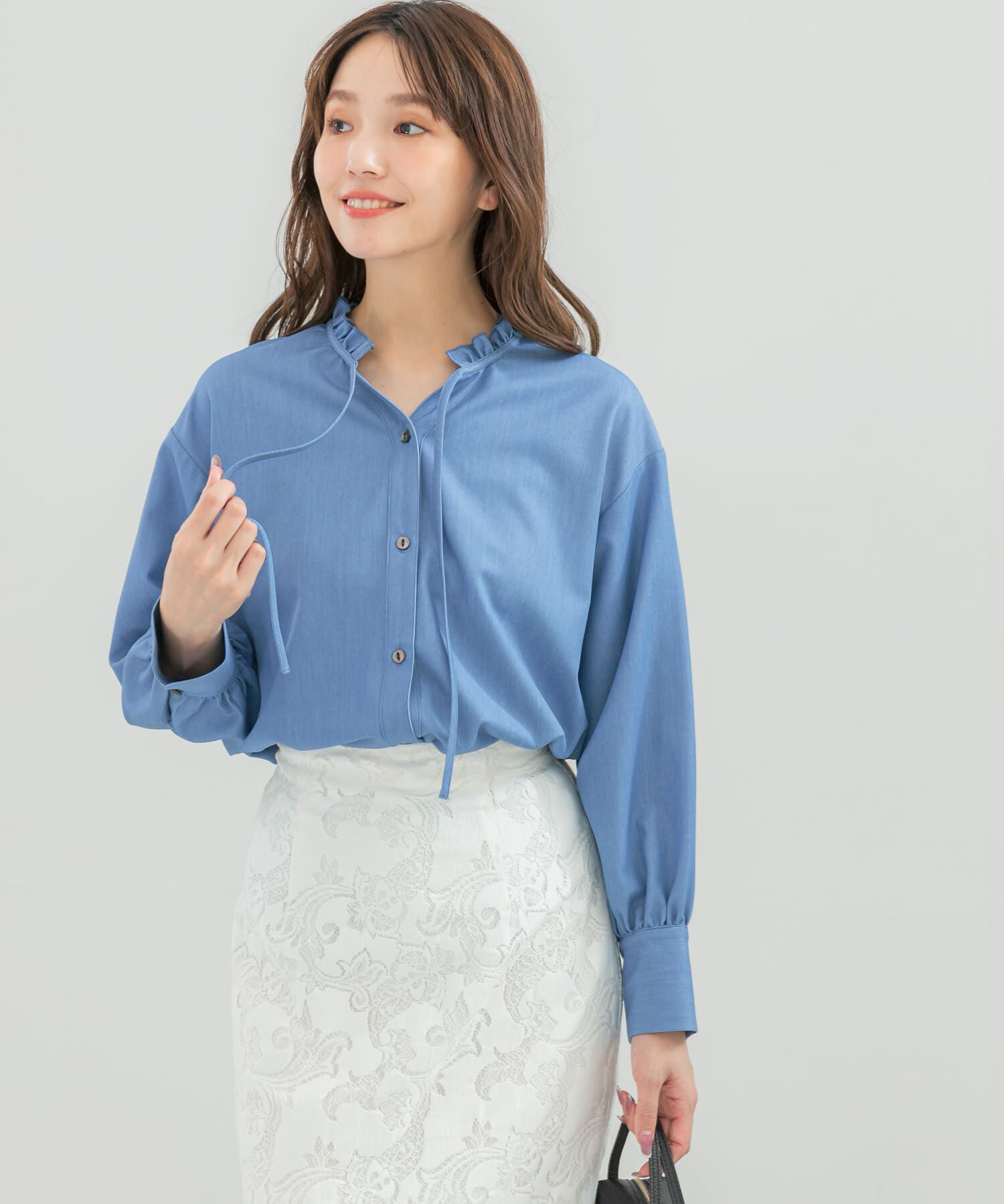 URBAN RESEARCH ROSSO「フリルネックデニムブラウス」|シャツ・ブラウス|