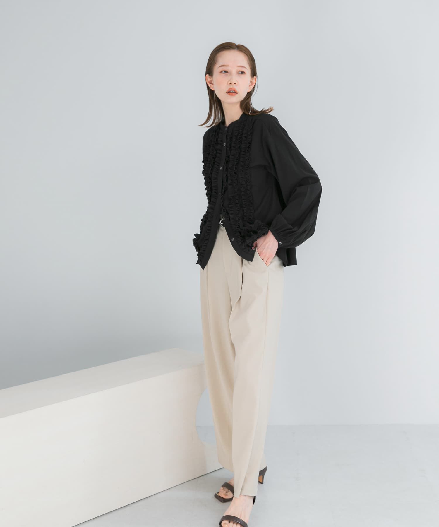 URBAN RESEARCH ROSSO「フロントフリルデザインブラウス」|シャツ・ブラウス|