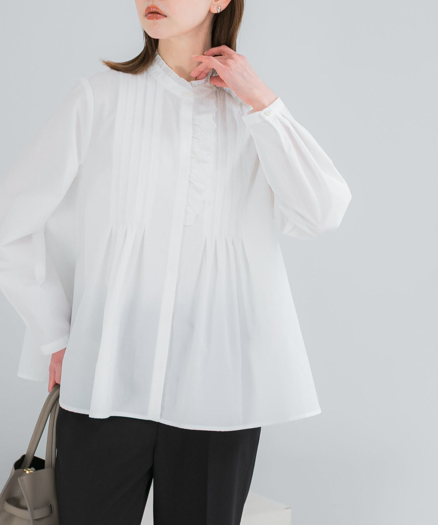 URBAN RESEARCH ROSSO「『WEB限定』フリルネックレースデザインシャツブラウス」|シャツ・ブラウス|オフホワイト