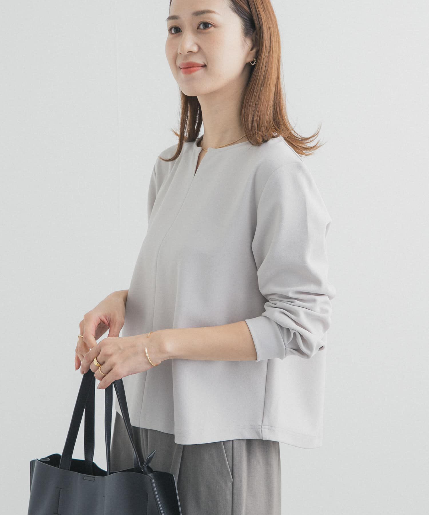 URBAN RESEARCH DOORS「『UR TECH』スリットネックプルオーバー」|シャツ・ブラウス|