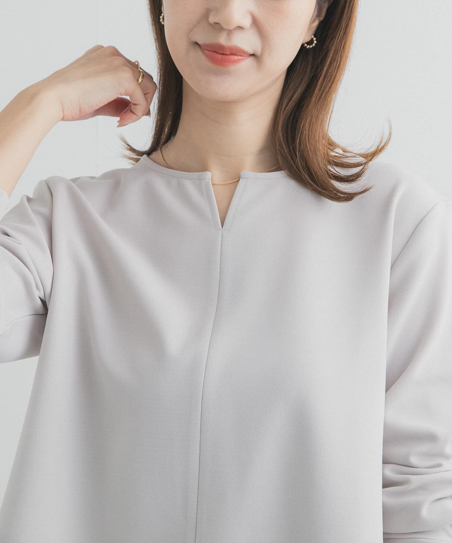 URBAN RESEARCH DOORS「『UR TECH』スリットネックプルオーバー」|シャツ・ブラウス|