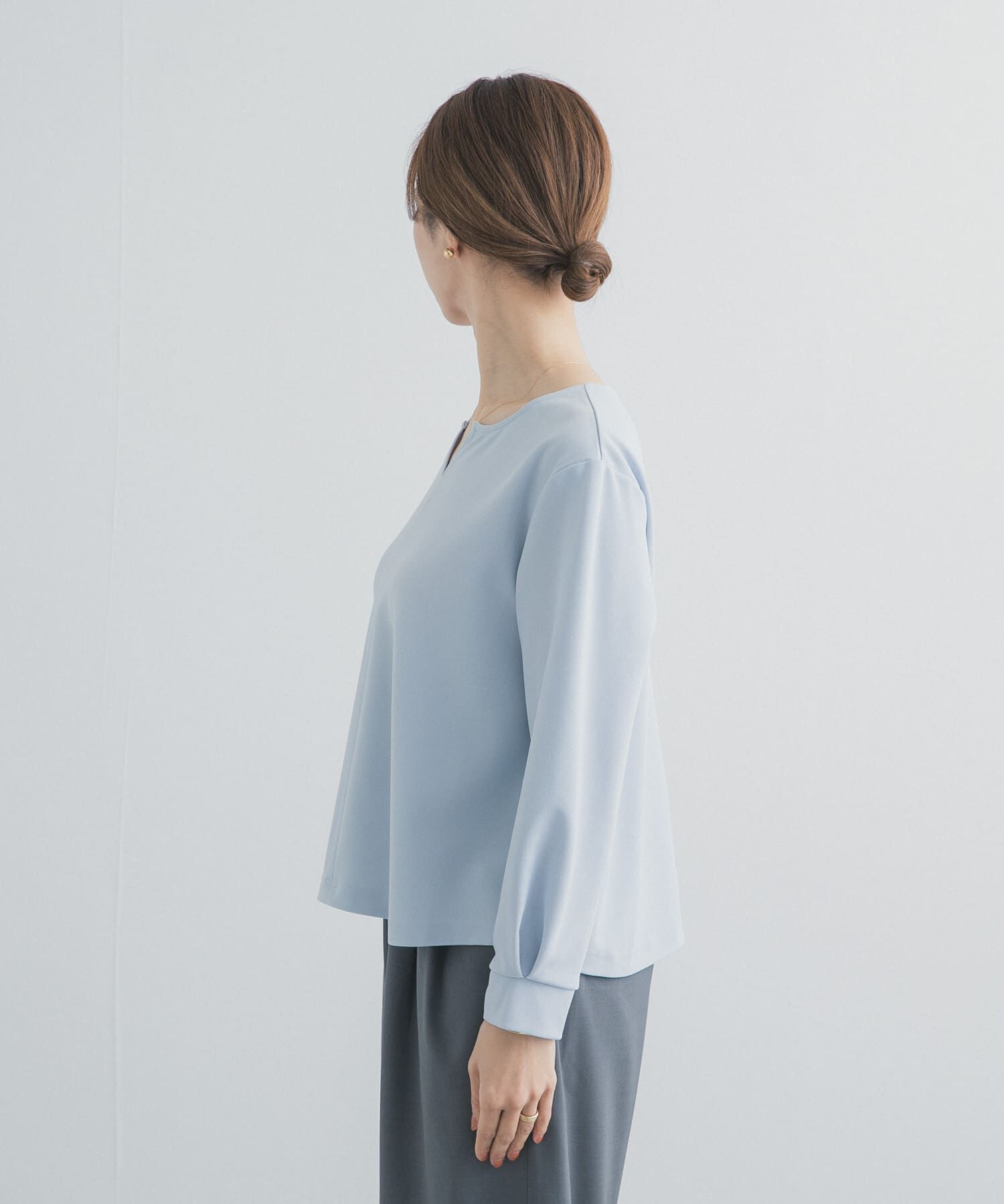 URBAN RESEARCH DOORS「『UR TECH』スリットネックプルオーバー」|シャツ・ブラウス|