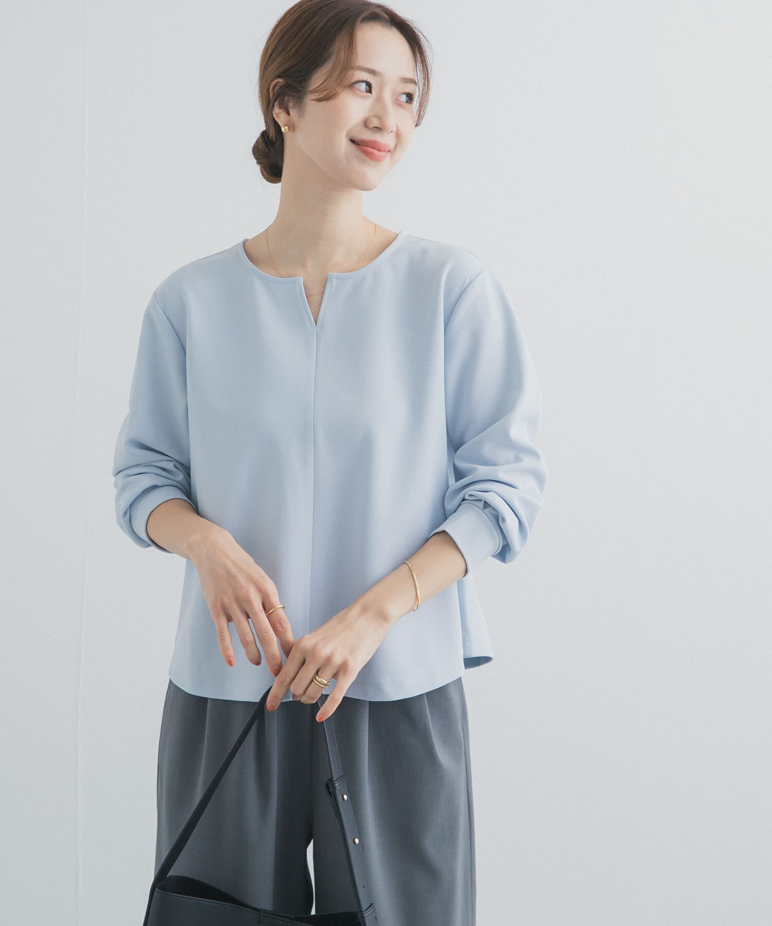 URBAN RESEARCH DOORS「『UR TECH』スリットネックプルオーバー」|シャツ・ブラウス|