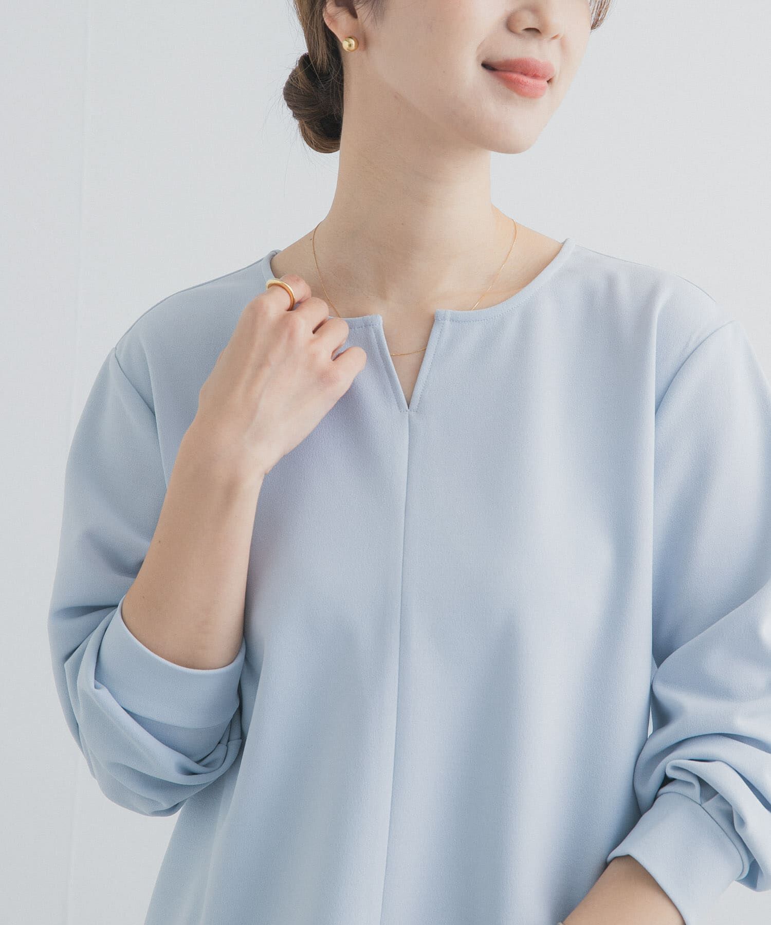 URBAN RESEARCH DOORS「『UR TECH』スリットネックプルオーバー」|シャツ・ブラウス|