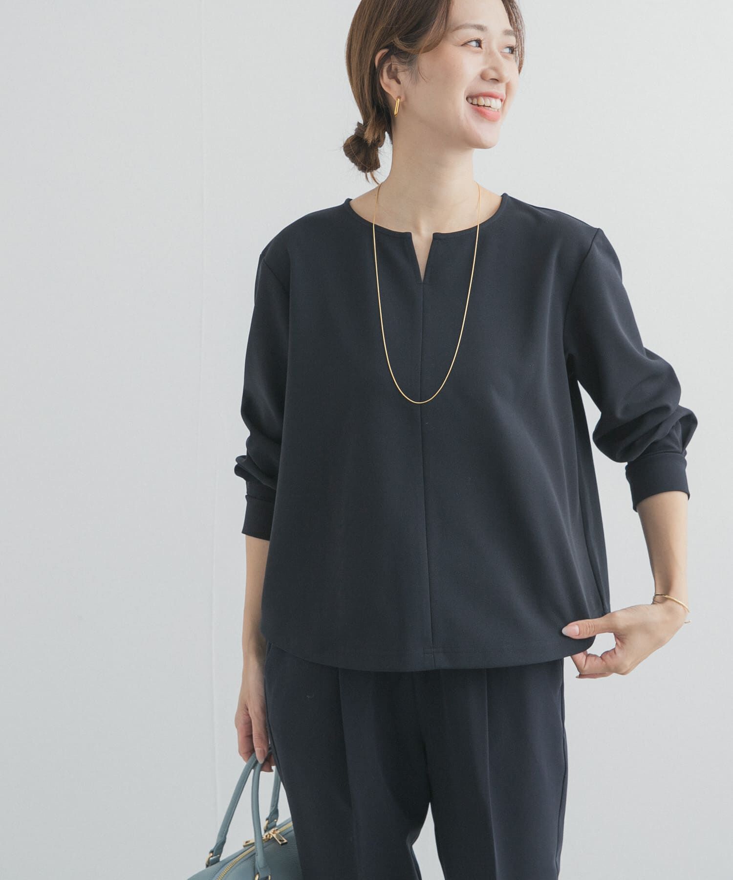 URBAN RESEARCH DOORS「『UR TECH』スリットネックプルオーバー」|シャツ・ブラウス|