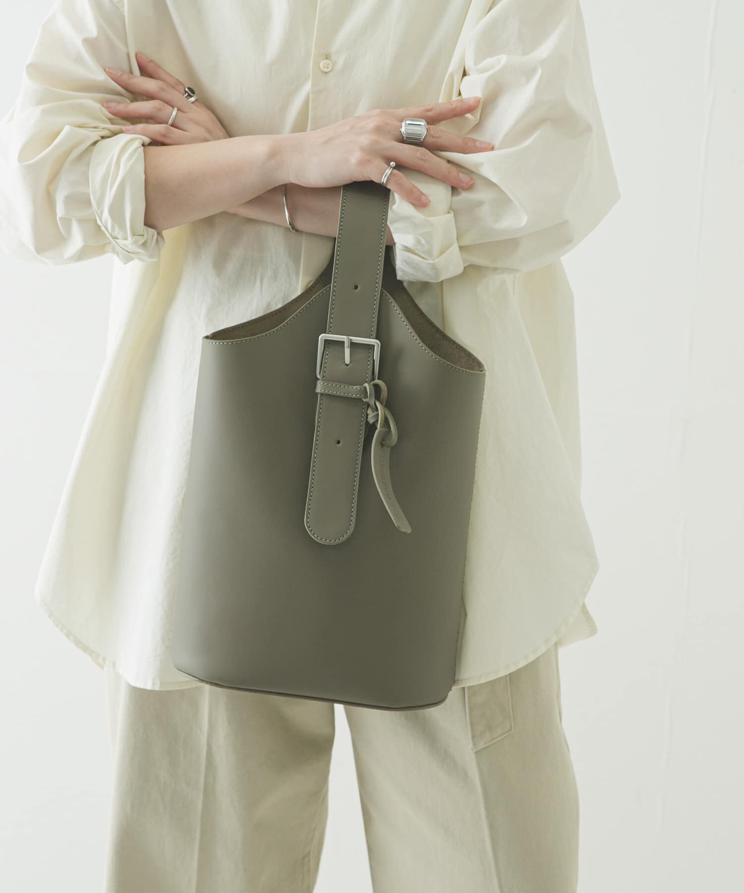 URBAN RESEARCH「『一部別注カラー』BAGMATI　レザーワンショルダーバッグ」|ハンドバッグ|