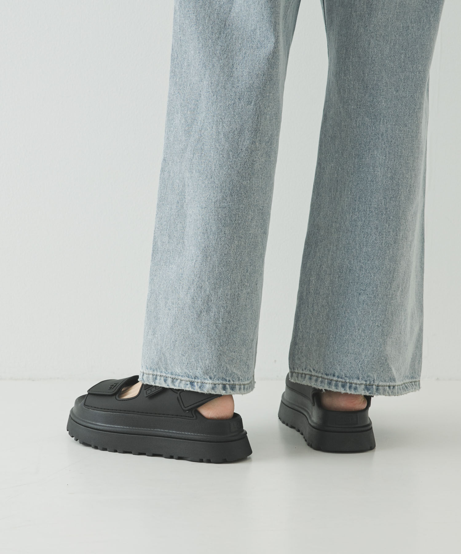 URBAN RESEARCH「UGG　W GOLDENGLOW」|サンダル|