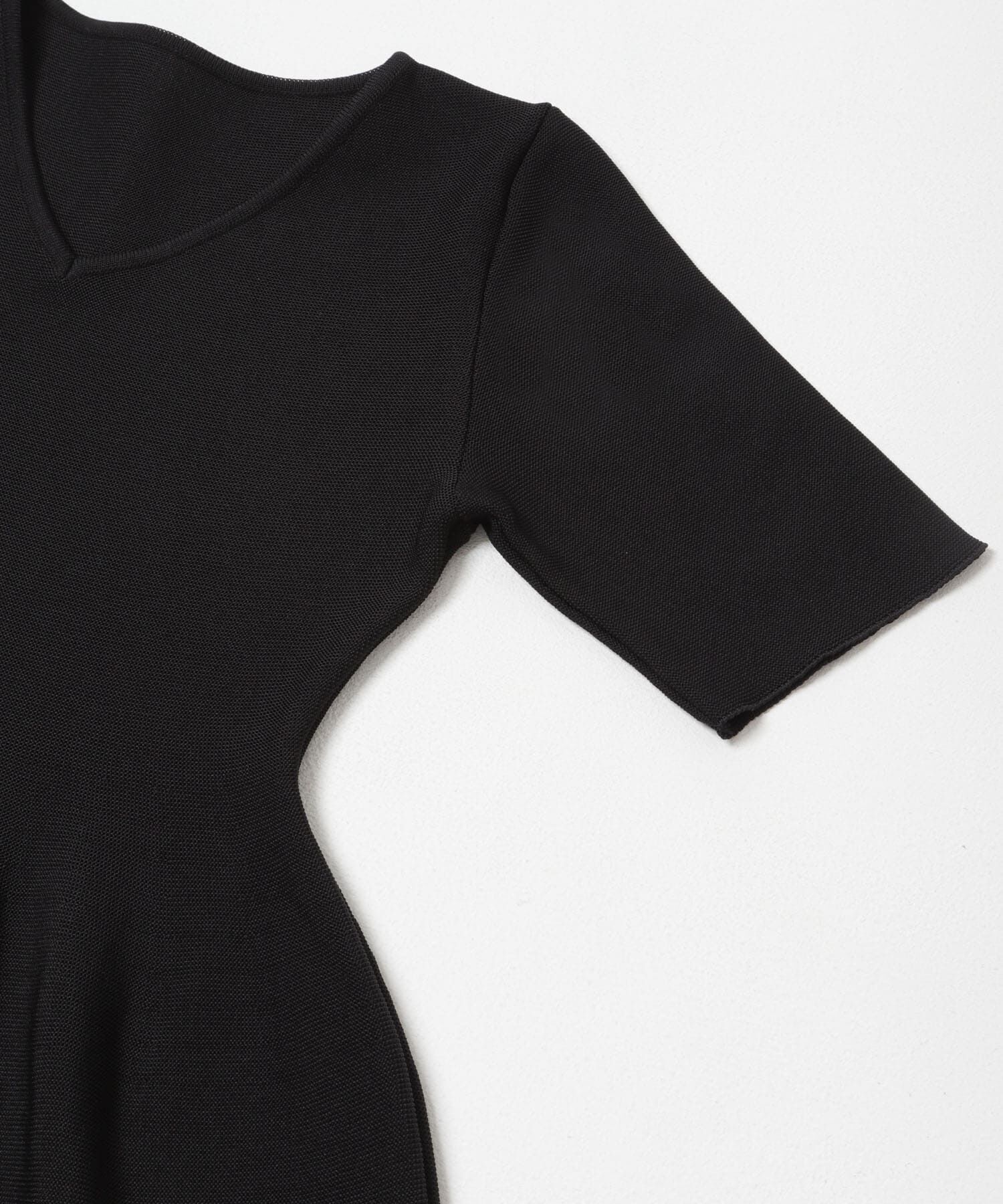 URBAN RESEARCH ROSSO「『一部WEB限定カラー』フォルムニットVネックワンピース」|ワンピース|