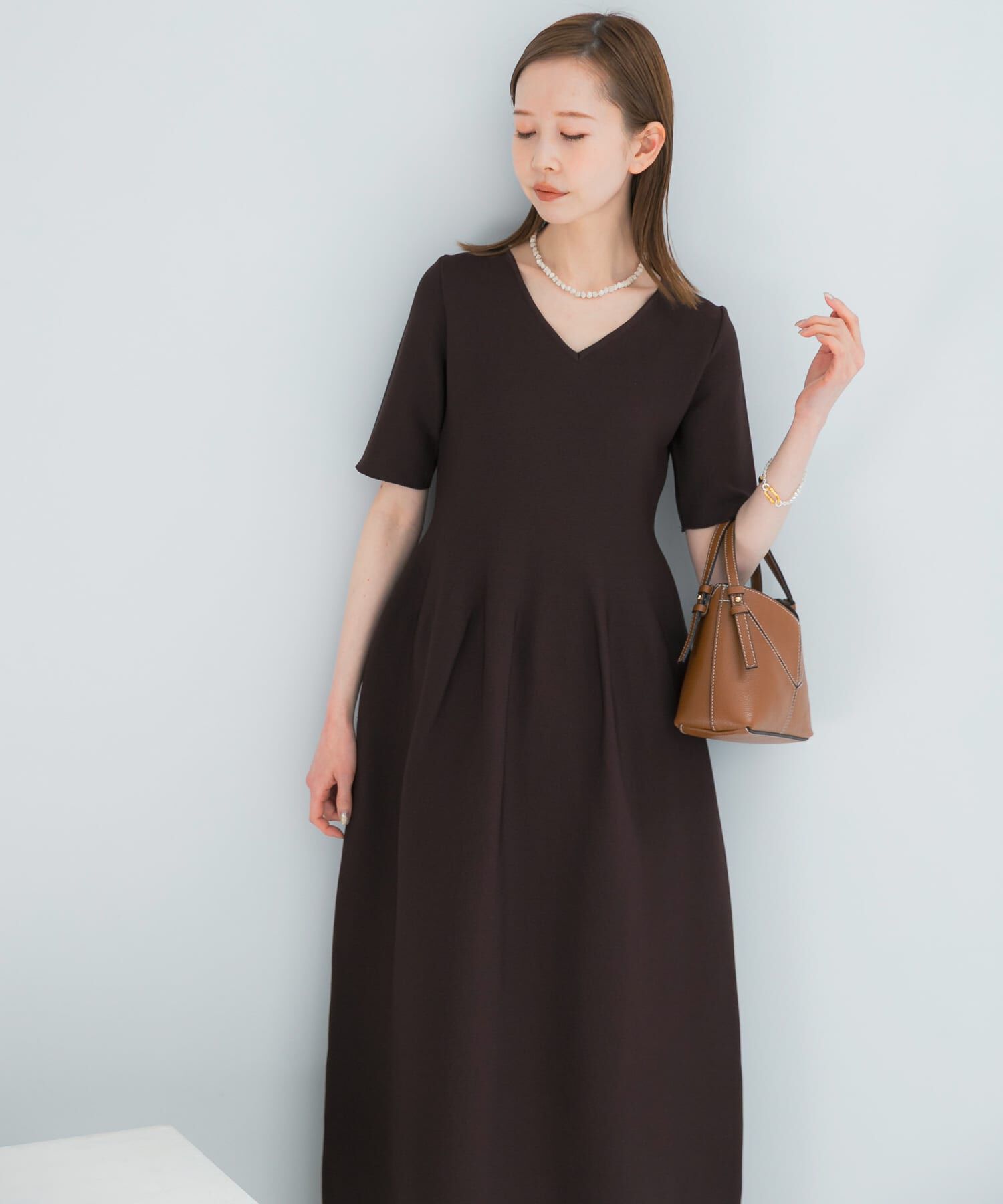 URBAN RESEARCH ROSSO「『一部WEB限定カラー』フォルムニットVネックワンピース」|ワンピース|