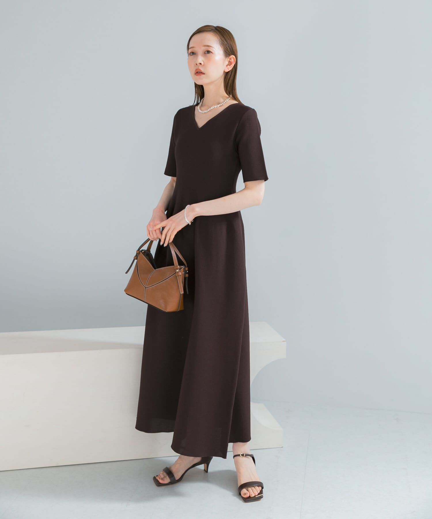 URBAN RESEARCH ROSSO「『一部WEB限定カラー』フォルムニットVネックワンピース」|ワンピース|