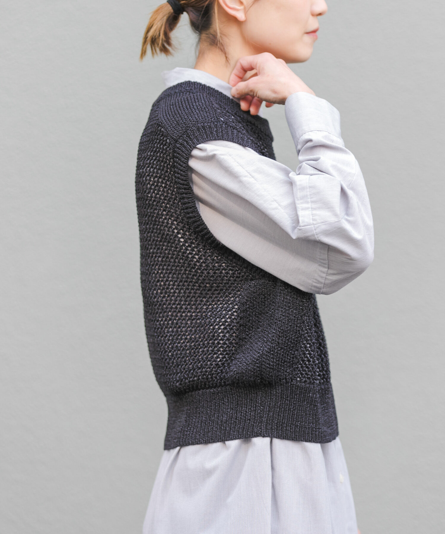 URBAN RESEARCH DOORS「FORK&SPOON　ペーパーメッシュニットベスト」|ベスト・ジレ|ブラック