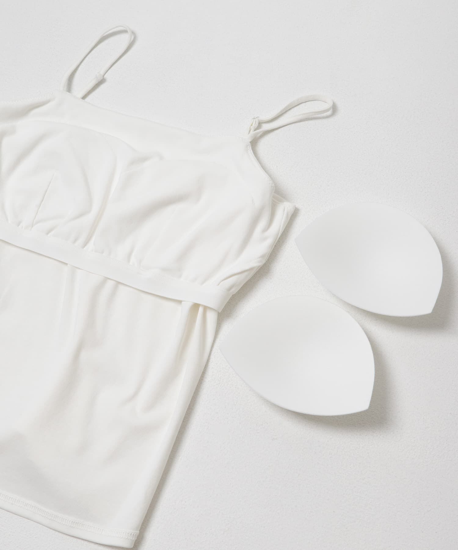 URBAN RESEARCH「カップ付きバックオープンキャミソール」|キャミソール|