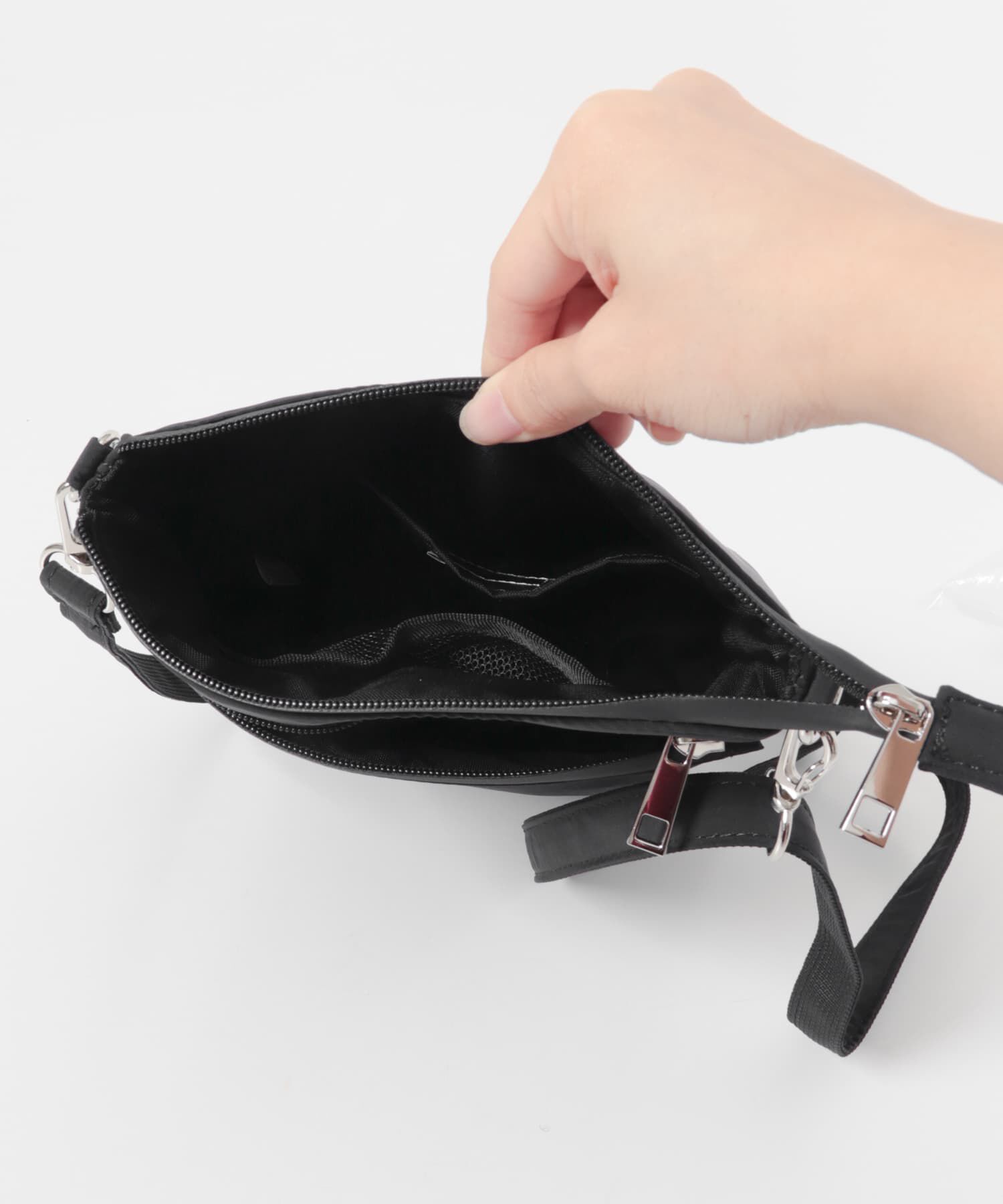 URBAN RESEARCH DOORS「撥水ショルダーバッグ」|ショルダー・メッセンジャー|