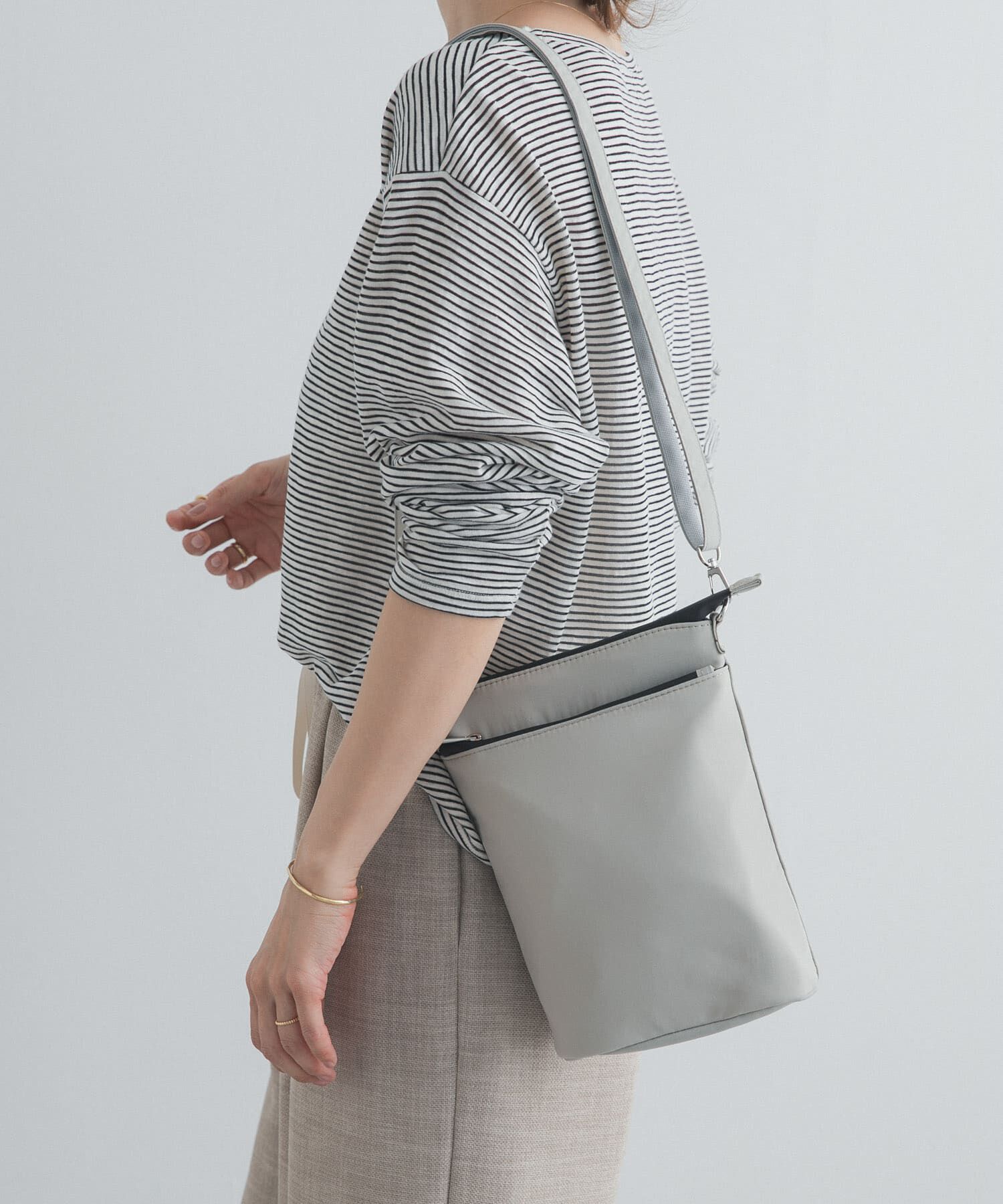 URBAN RESEARCH DOORS「撥水ショルダーバッグ」|ショルダー・メッセンジャー|