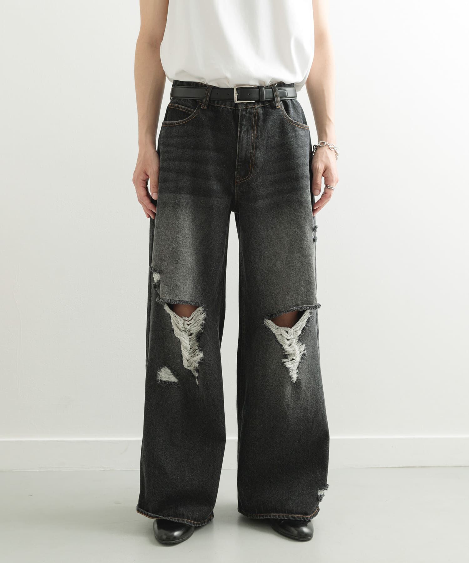 SENSE OF PLACE by URBAN RESEARCH「『ユニセックス』ダメージデニムワイドパンツ」|デニム|