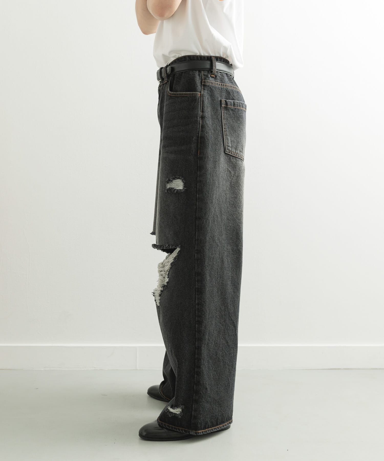 SENSE OF PLACE by URBAN RESEARCH「『ユニセックス』ダメージデニムワイドパンツ」|デニム|
