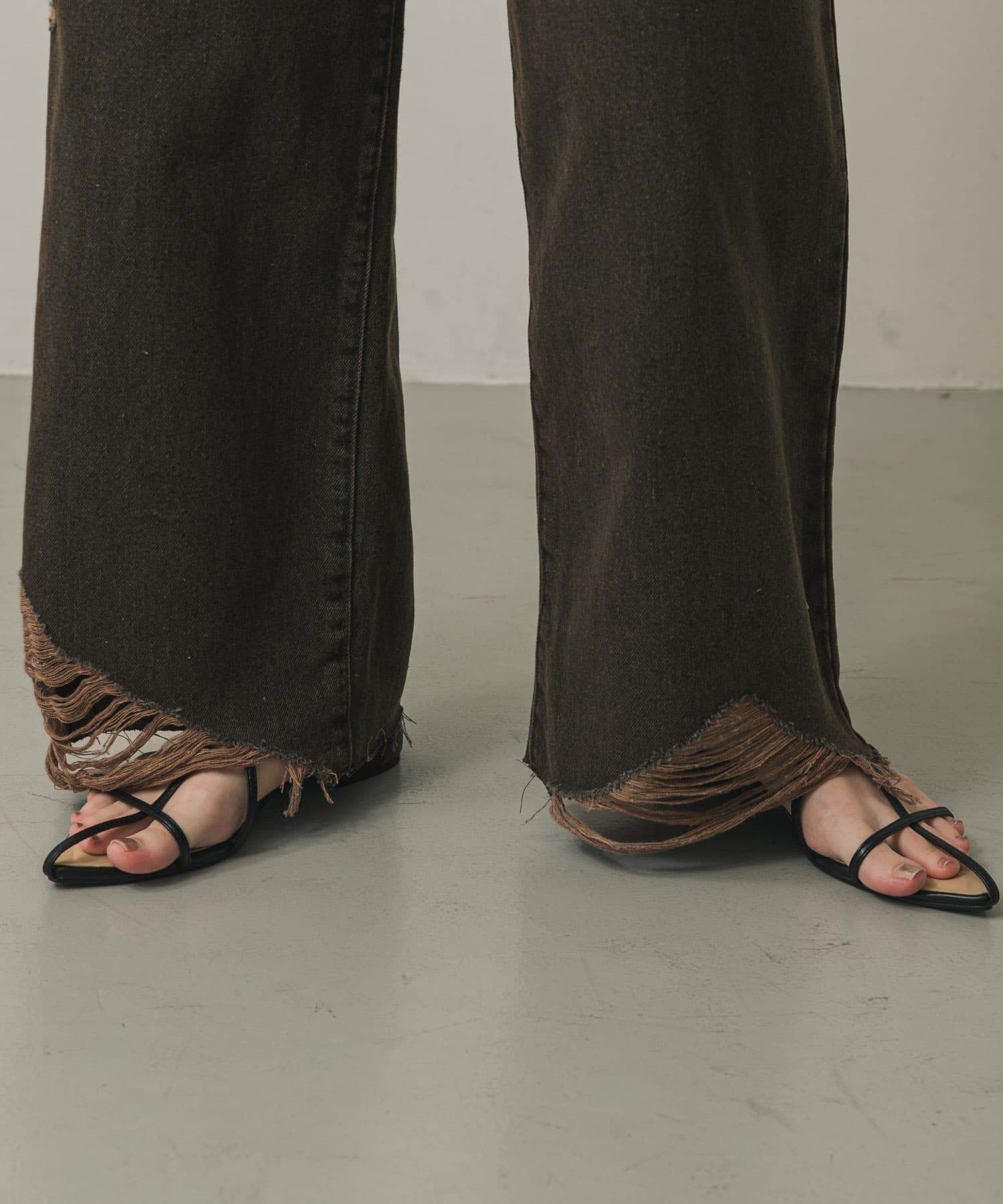 SENSE OF PLACE by URBAN RESEARCH「ダメージストレートデニム」|デニム|