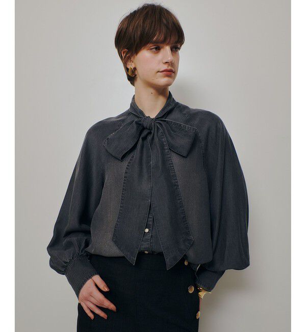 allureville「〈WEB・一部店舗別注〉デニムボウブラウス」|シャツ・ブラウス|