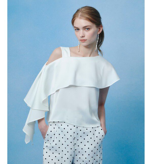 LOULOU WILLOUGHBY「【LOULOU WILLOUGHBY】アシメフリルオフショルブラウス」|シャツ・ブラウス|ホワイト