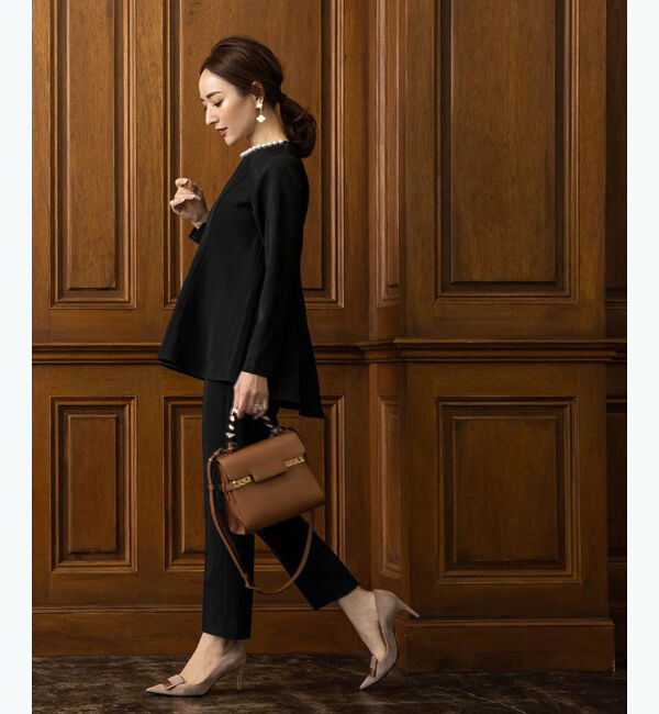 ur's「【星玲奈さんコラボアイテム】パール付ヘムライントップス」|Tシャツ・カットソー|