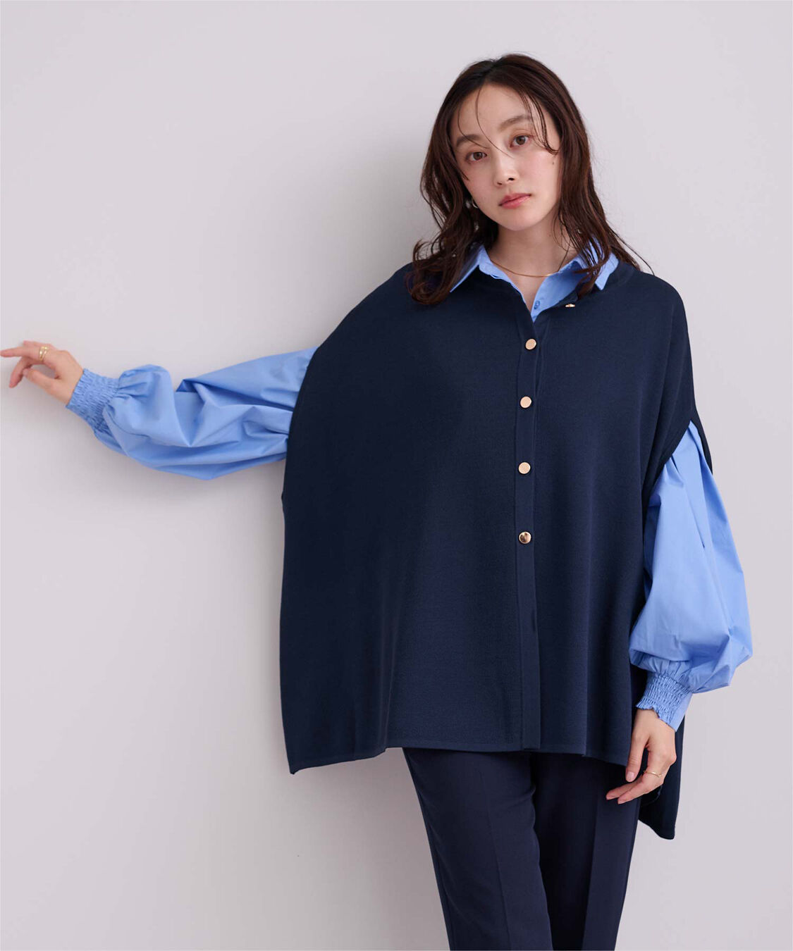 ur's「ゴールド釦ケープニットカーディガン」|カーディガン|ネイビー