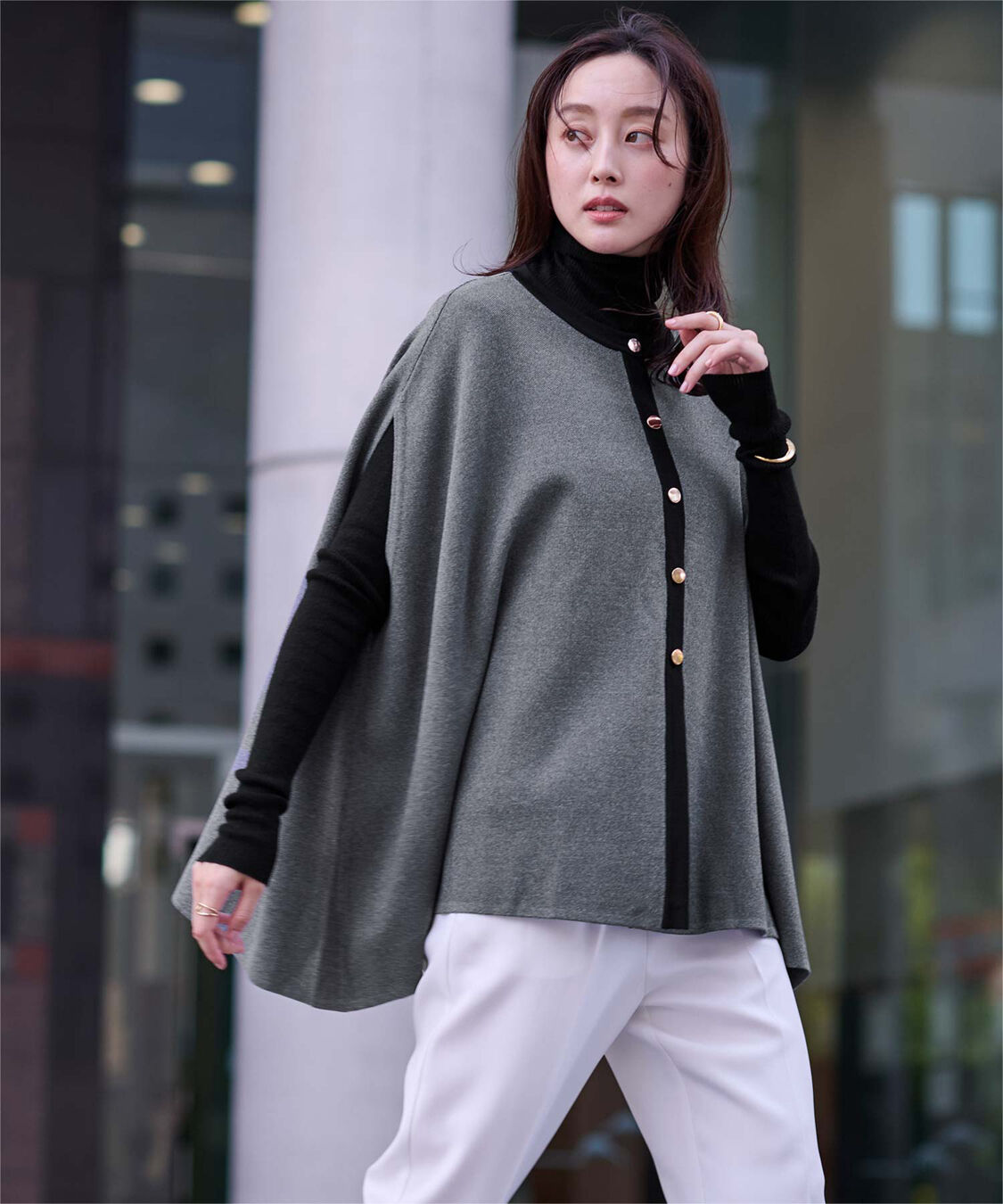 ur's「ゴールド釦ケープニットカーディガン」|カーディガン|