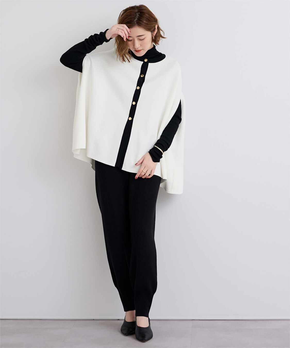 ur's「ゴールド釦ケープニットカーディガン」|カーディガン|