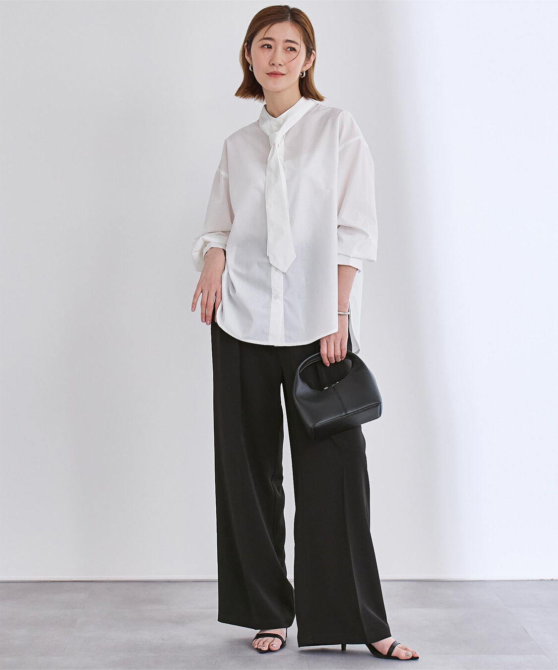 ur's「ワンタックハイウエストワイドパンツ」|スラックス|ブラック