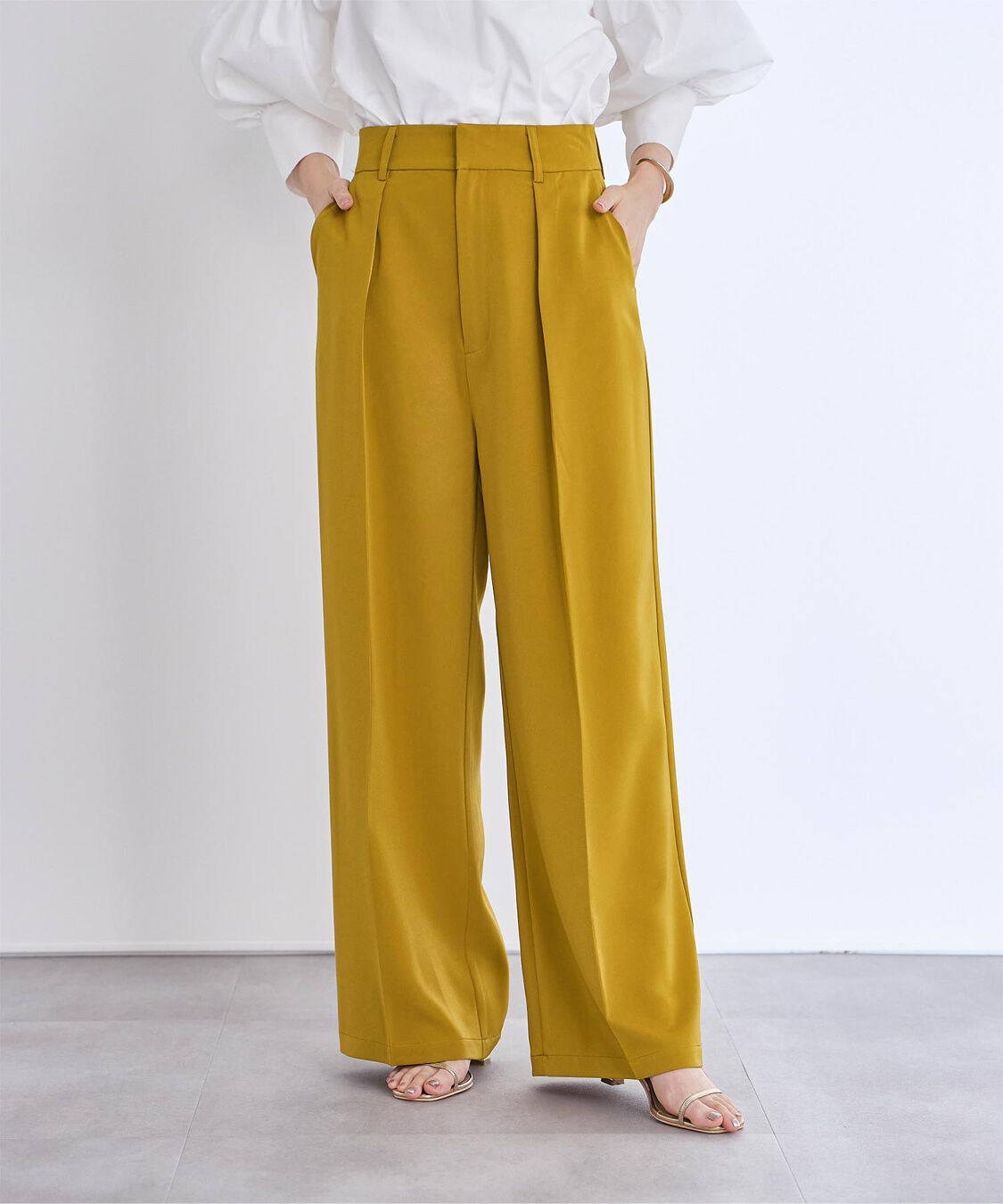 ur's「ワンタックハイウエストワイドパンツ」|スラックス|キャメル