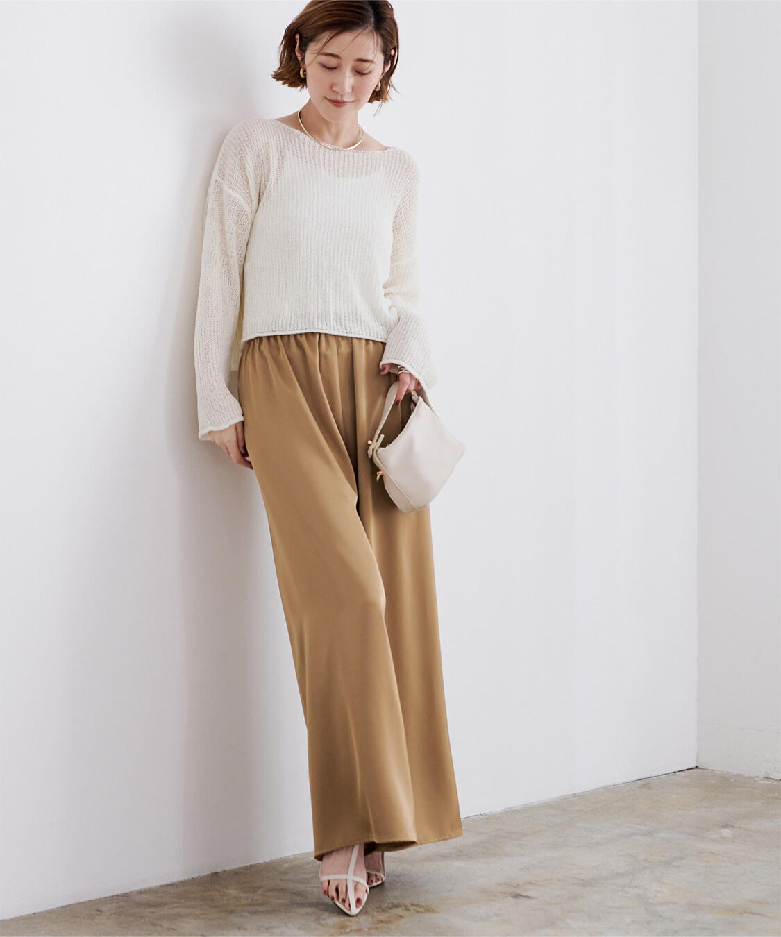 ur's「サテンイージードレープパンツ」|スラックス|