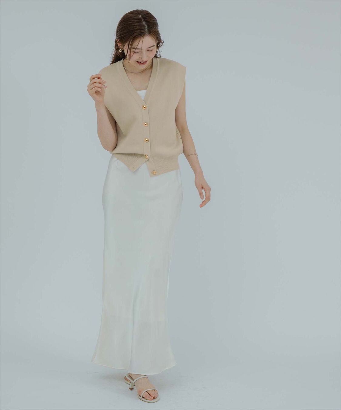 ur's「ゴールド釦コクーンニットベスト」|ニット・セーター|