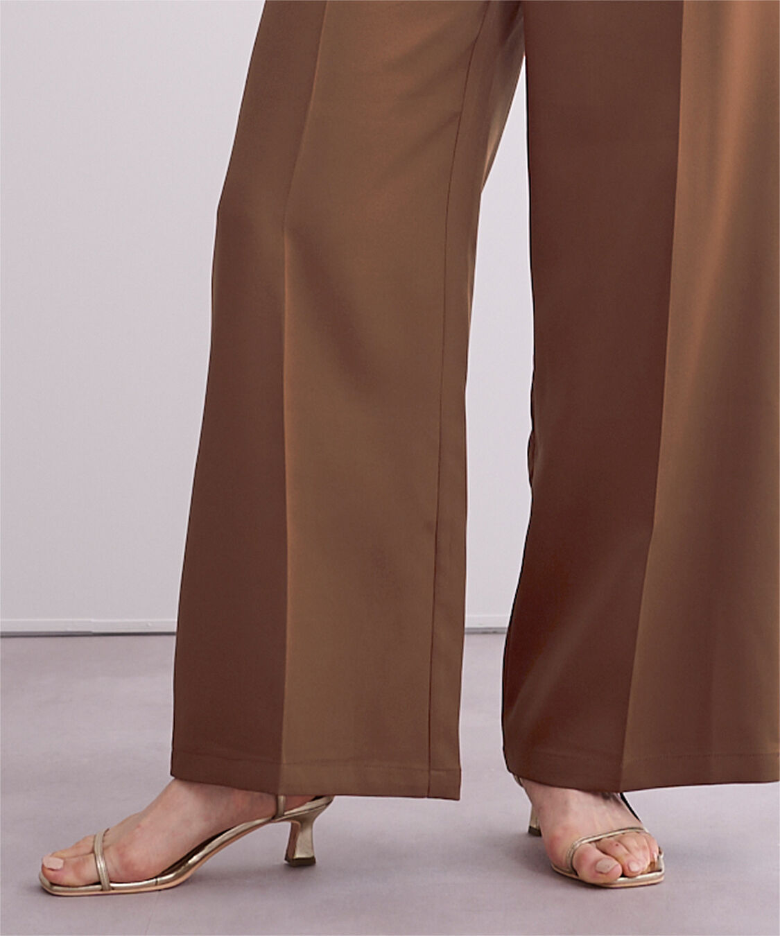 ur's「ワンタックカラーワイドパンツ」|スラックス|