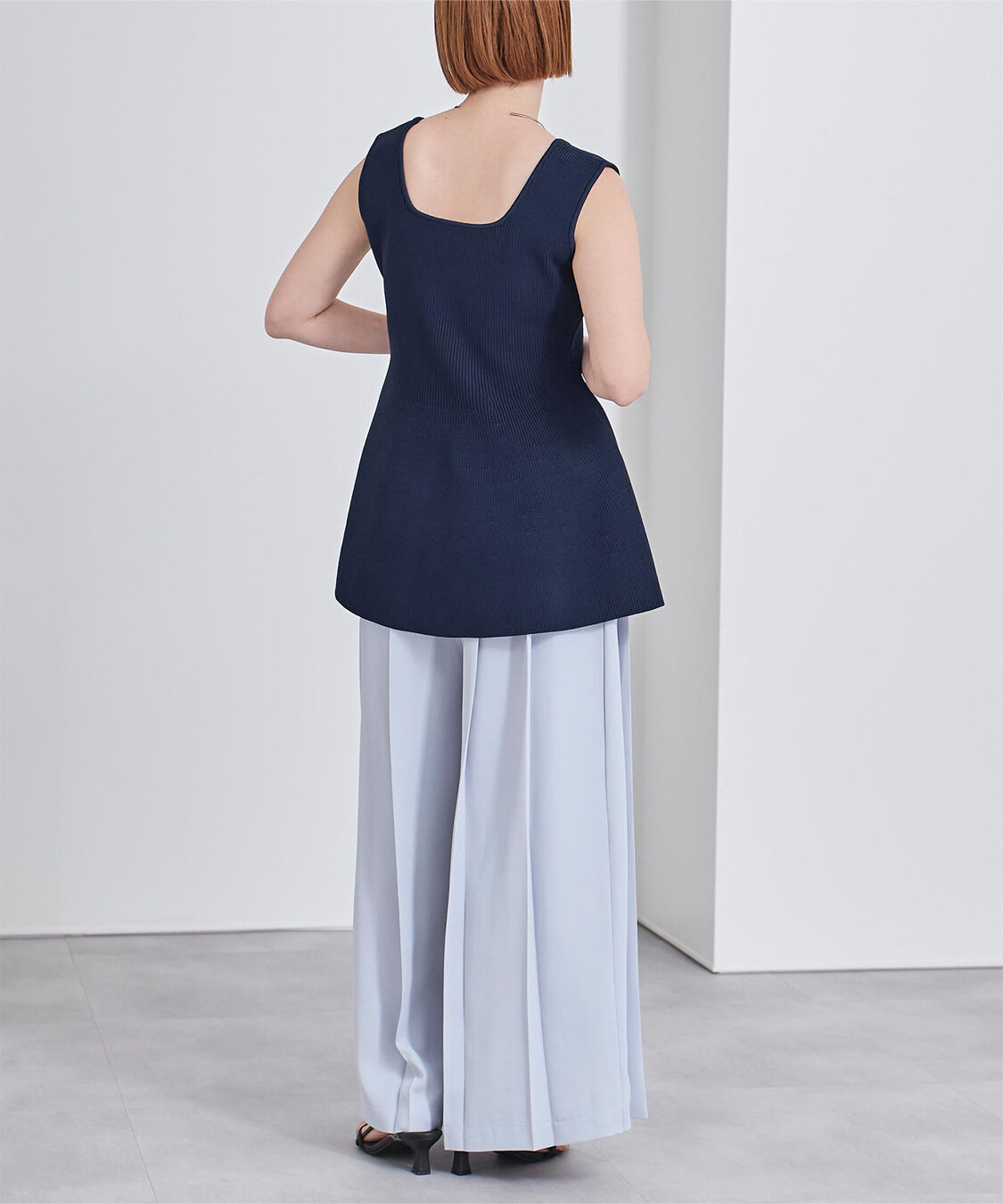 ur's「前後2wayスポンディッシュスクエアネックペプラムニット」|ニット・セーター|