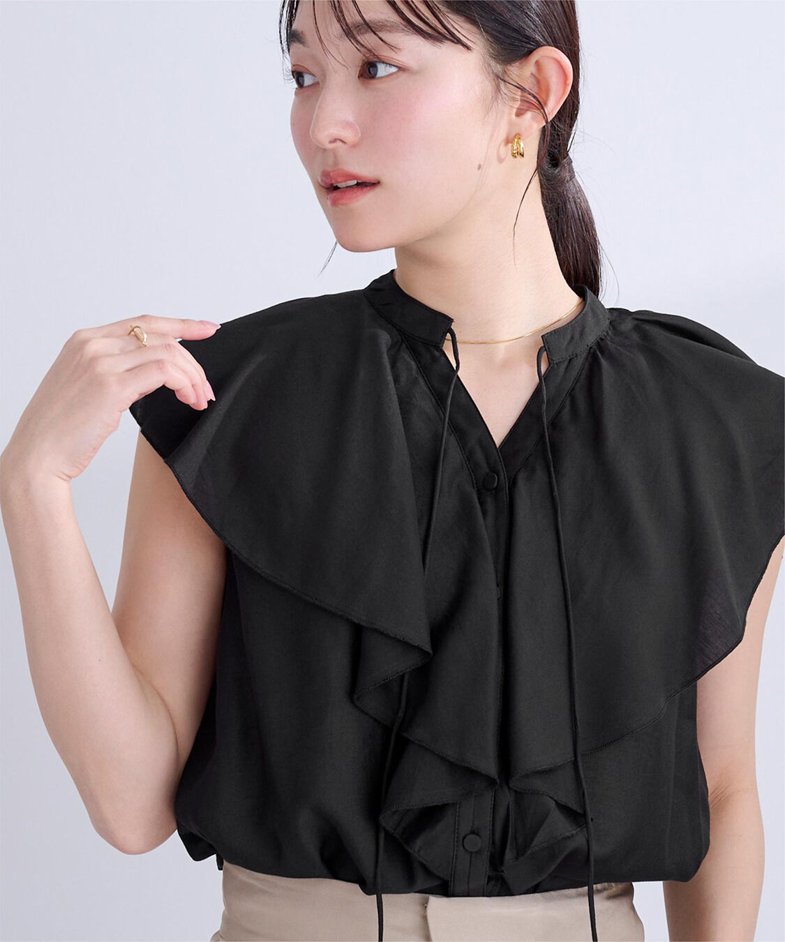 ur's「ラッフルデザインフレンチスリーブブラウス」|シャツ・ブラウス|ブラック
