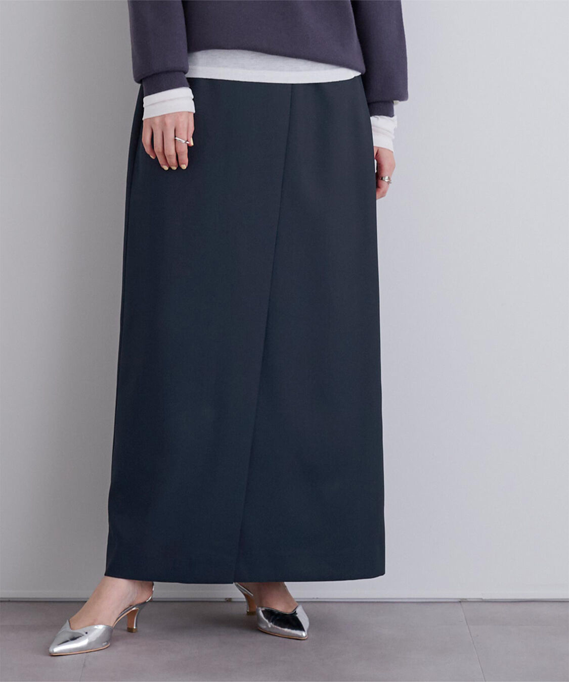 ur's「ﾗｯﾌﾟﾃﾞｻﾞｲﾝIﾗｲﾝｽｶｰﾄ」|スカート|ネイビー